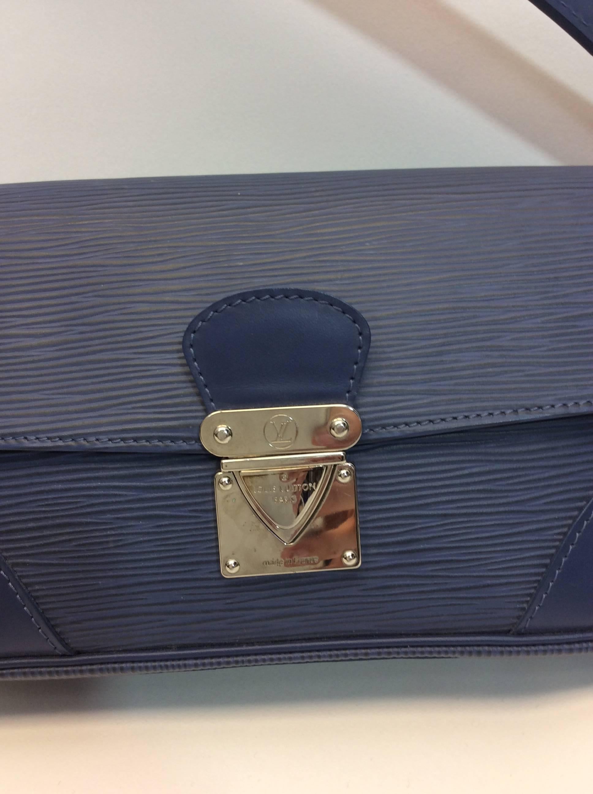 Louis Vuitton Epi Blue Leather Clutch In Excellent Condition For Sale In Narberth, PA
