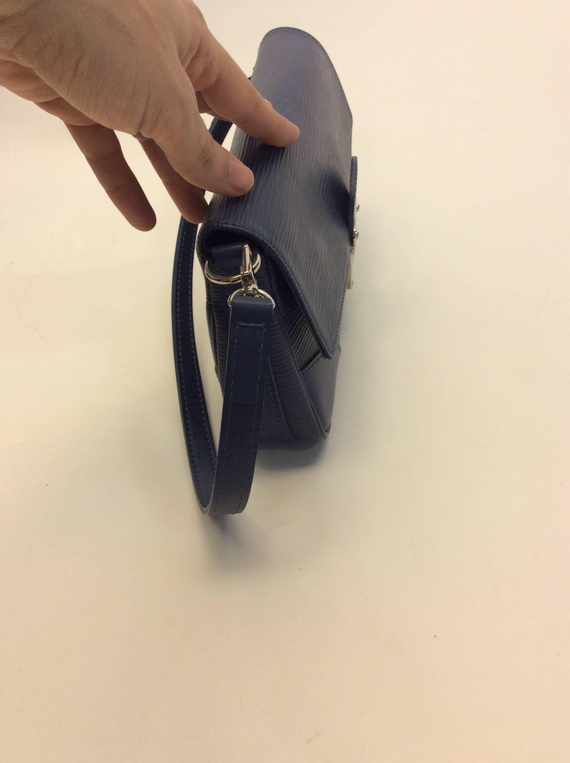 Louis Vuitton Epi Blue Leather Clutch For Sale 2