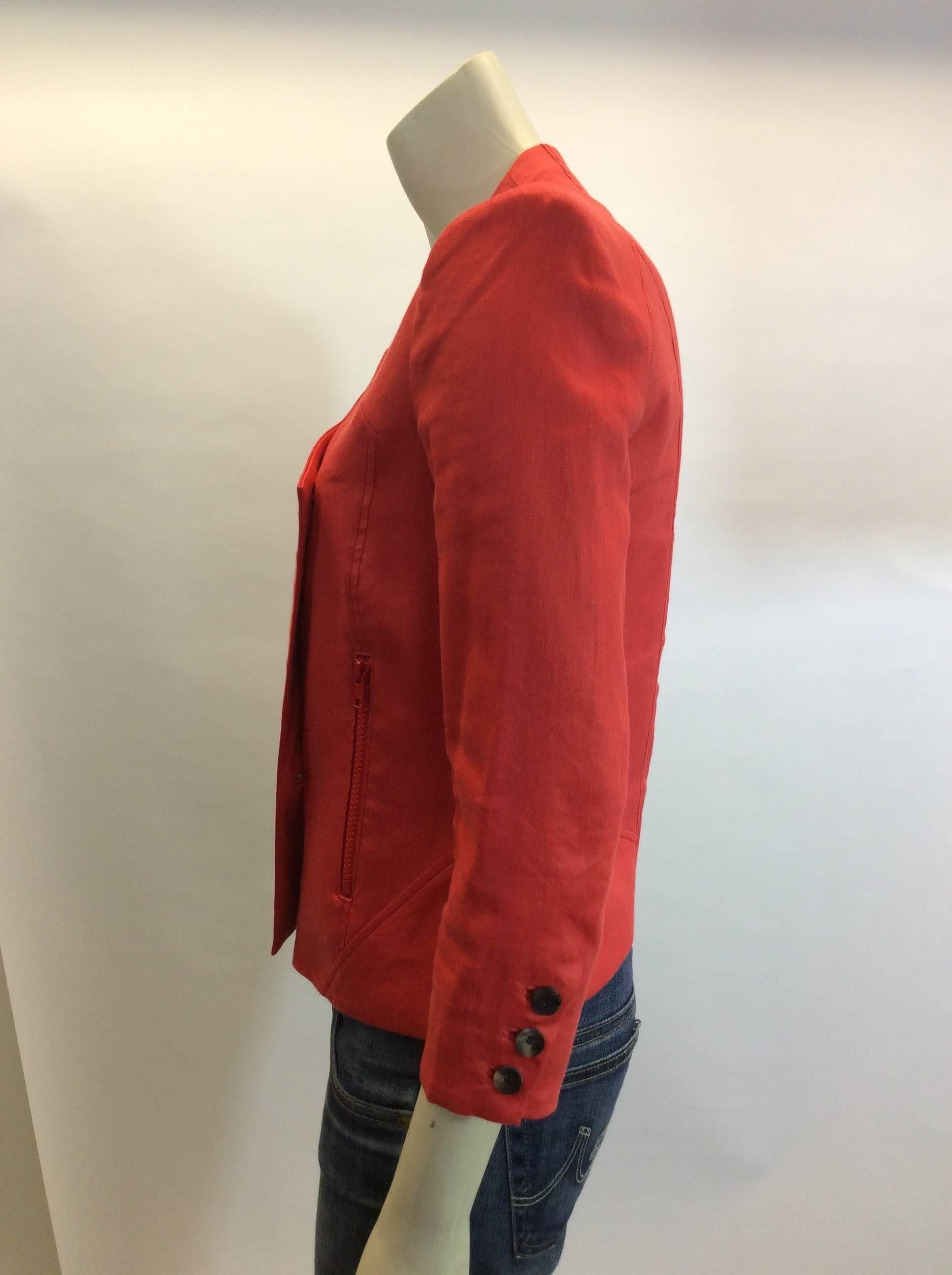 Helmut Lang Linen Cropped Jacket
Size 4
Linen & Viscose
Lined with polyester
Two YKK zipper front pockets
Two wooden buttons
$199