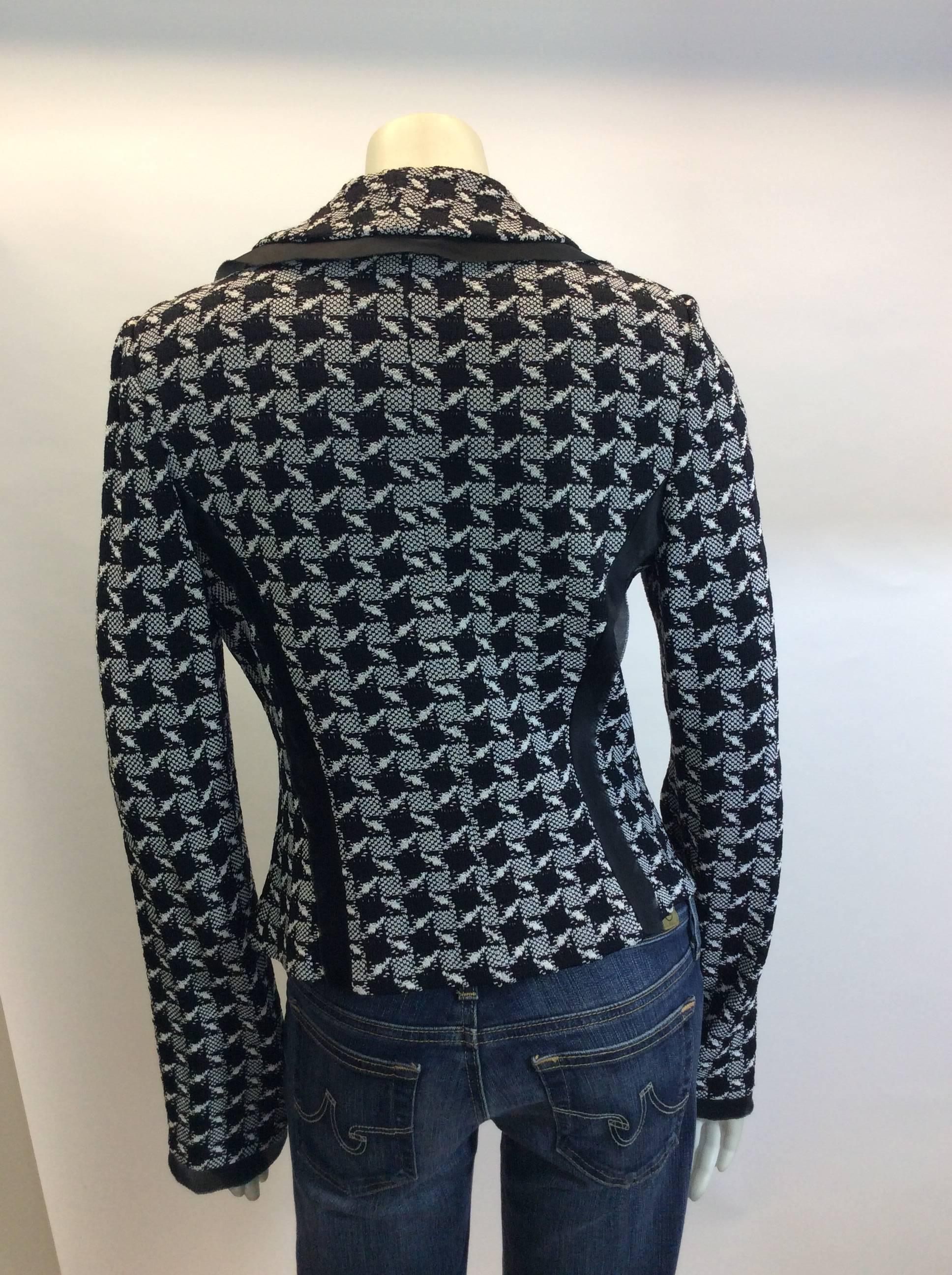 St. John Black Knit Blazer In Excellent Condition In Narberth, PA