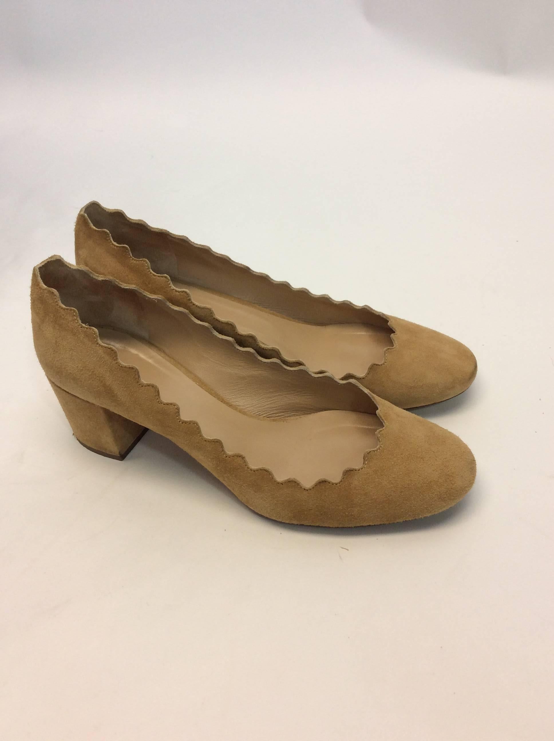 Chloe Suede Scalloped Heels In Excellent Condition For Sale In Narberth, PA