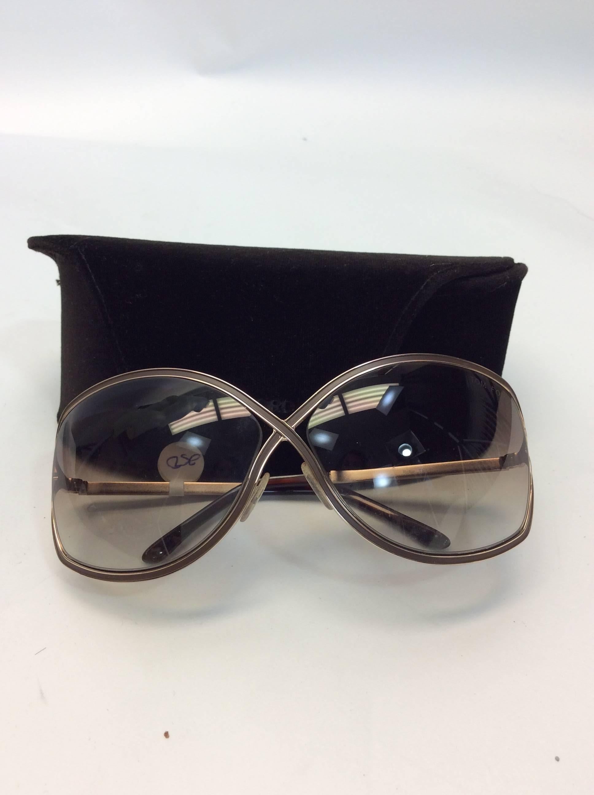 Tom Ford Oversized Soft Round Sunglasses
Oversized soft round plastic sunglasses 
Cutaway lenses
$250
Made in Italy
