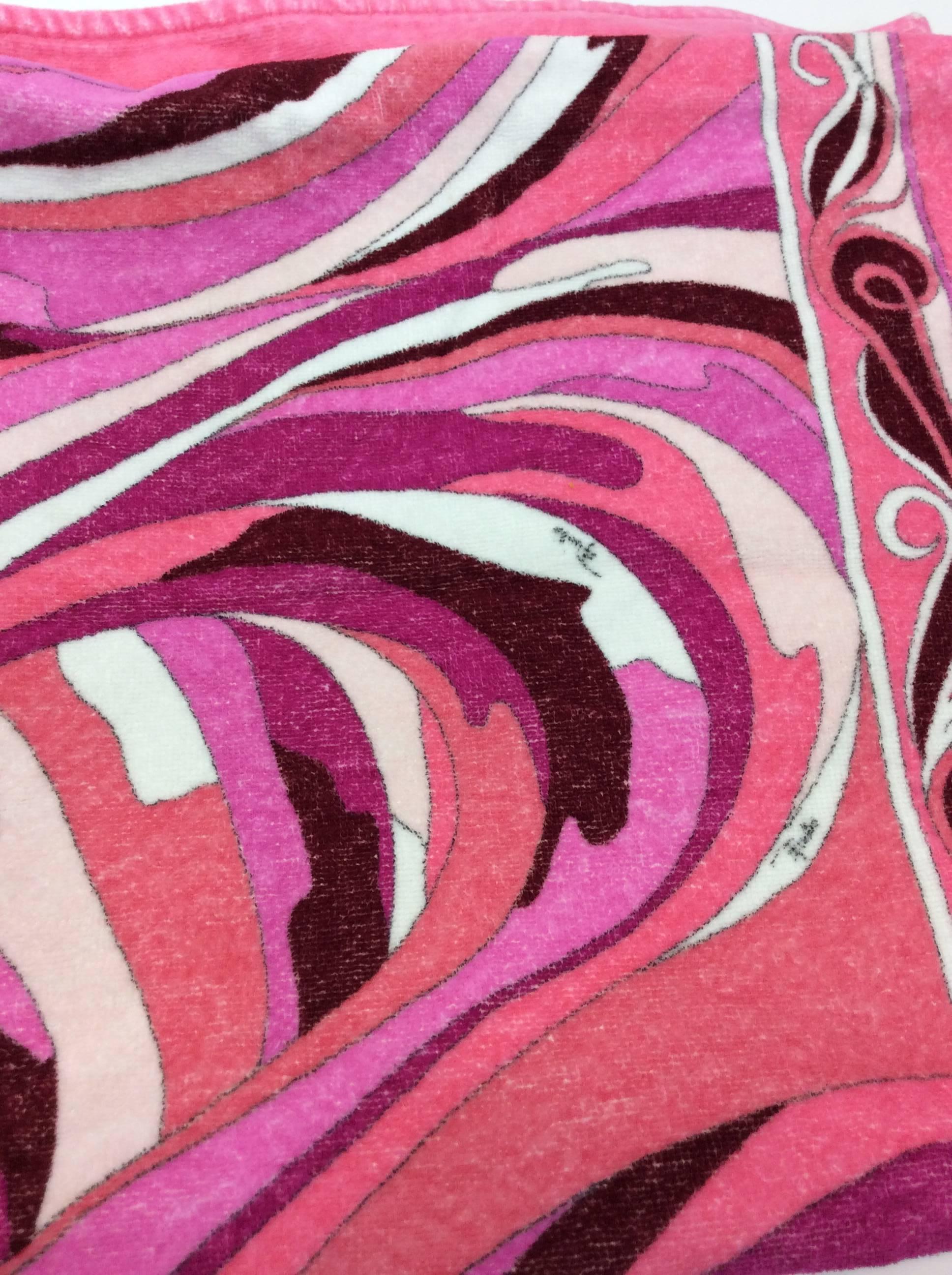 Pucci Pink Printed Beach Towel In Excellent Condition For Sale In Narberth, PA