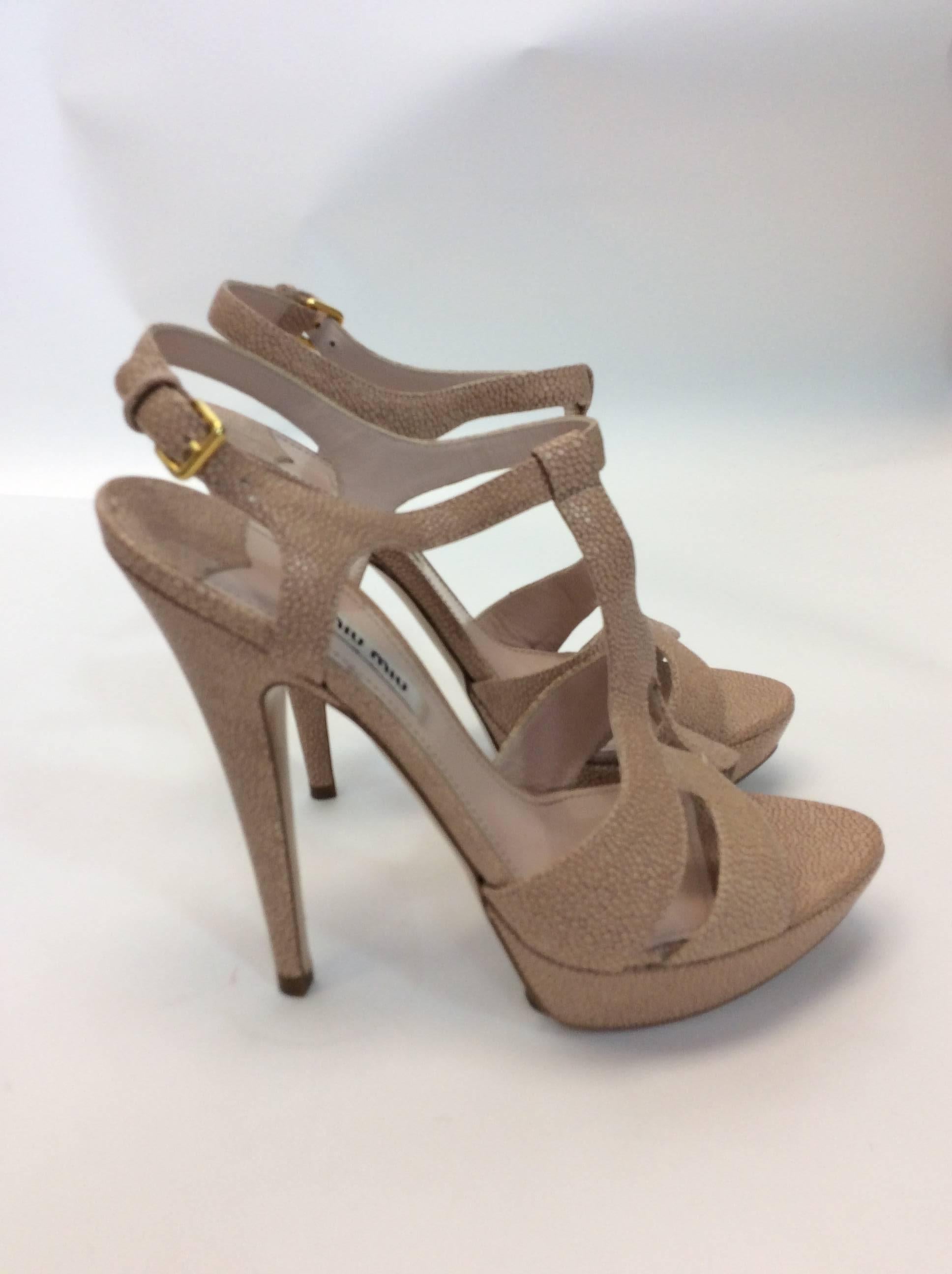 Miu Miu New Nude Sandal Pumps In New Condition For Sale In Narberth, PA