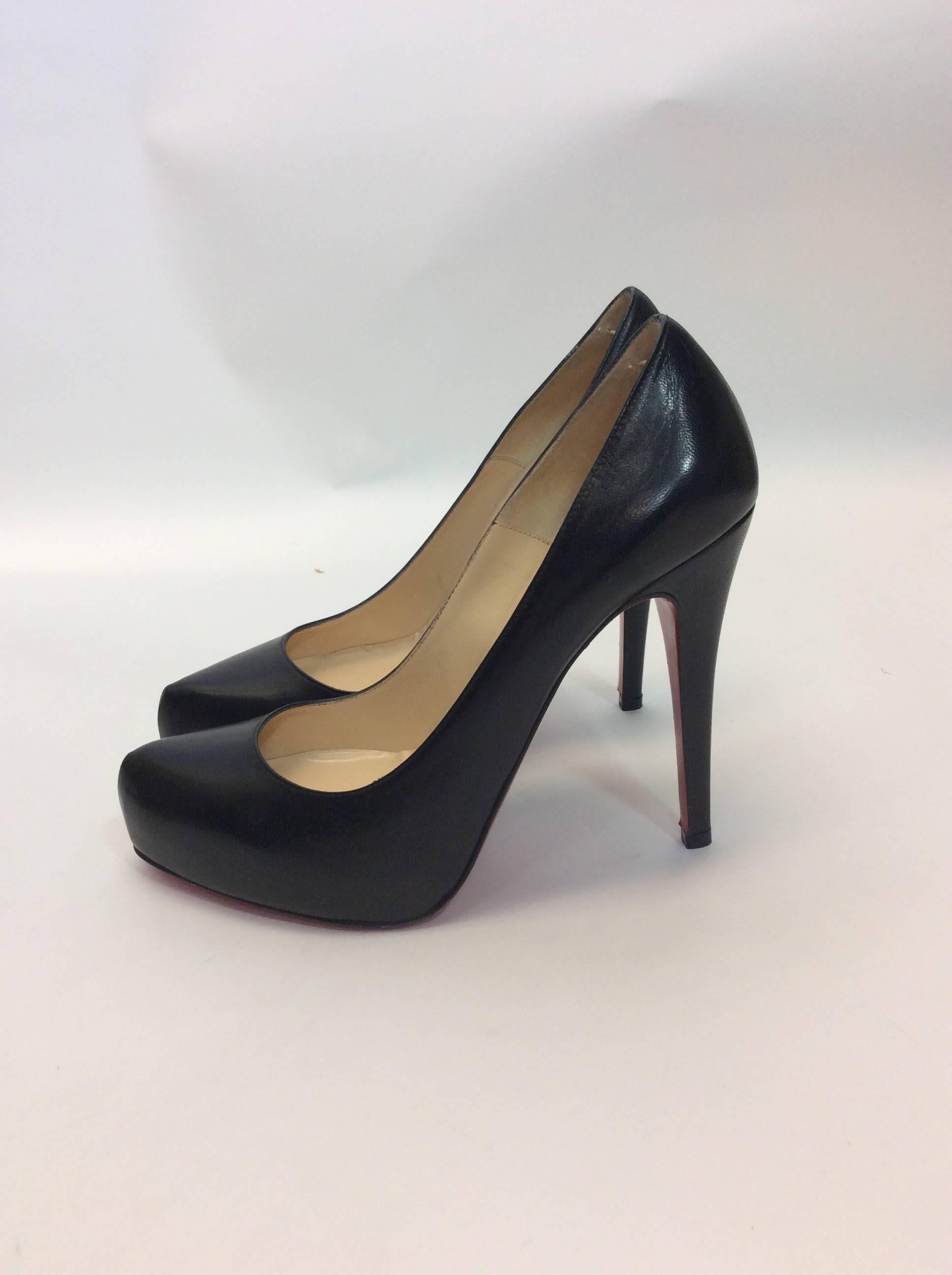 Christian Louboutin Black Leather Pumps
Size 37.5
Made in Italy
$400
4.5 inch heel