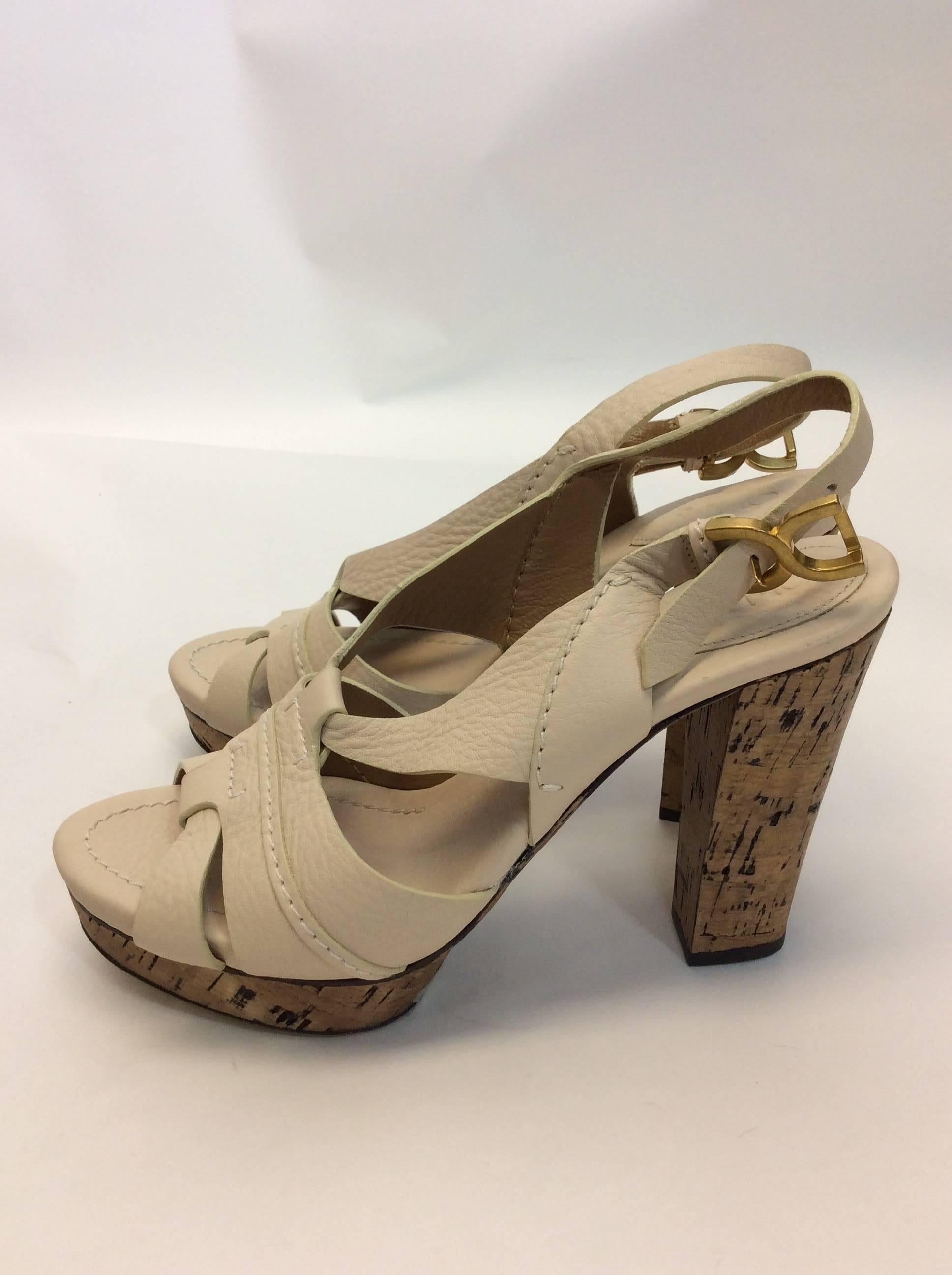 Chloe New Nude Leather Cork Heels
Original price: $695
4.5 inch heel, 1 inch platform
Gold buckle
Size 39.5
$299
