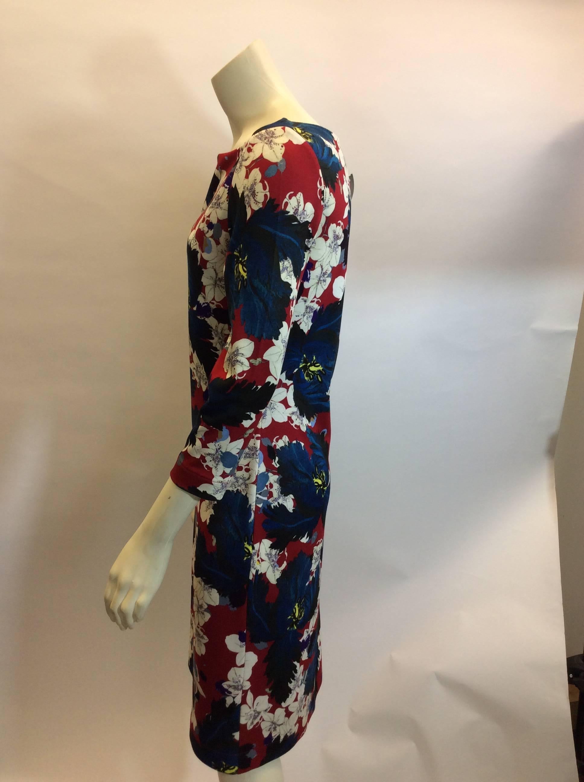 Erdem Floral Jersey Dress
Jersey style (viscose and elastane)
Red floral print
Made in Portugal
$299
