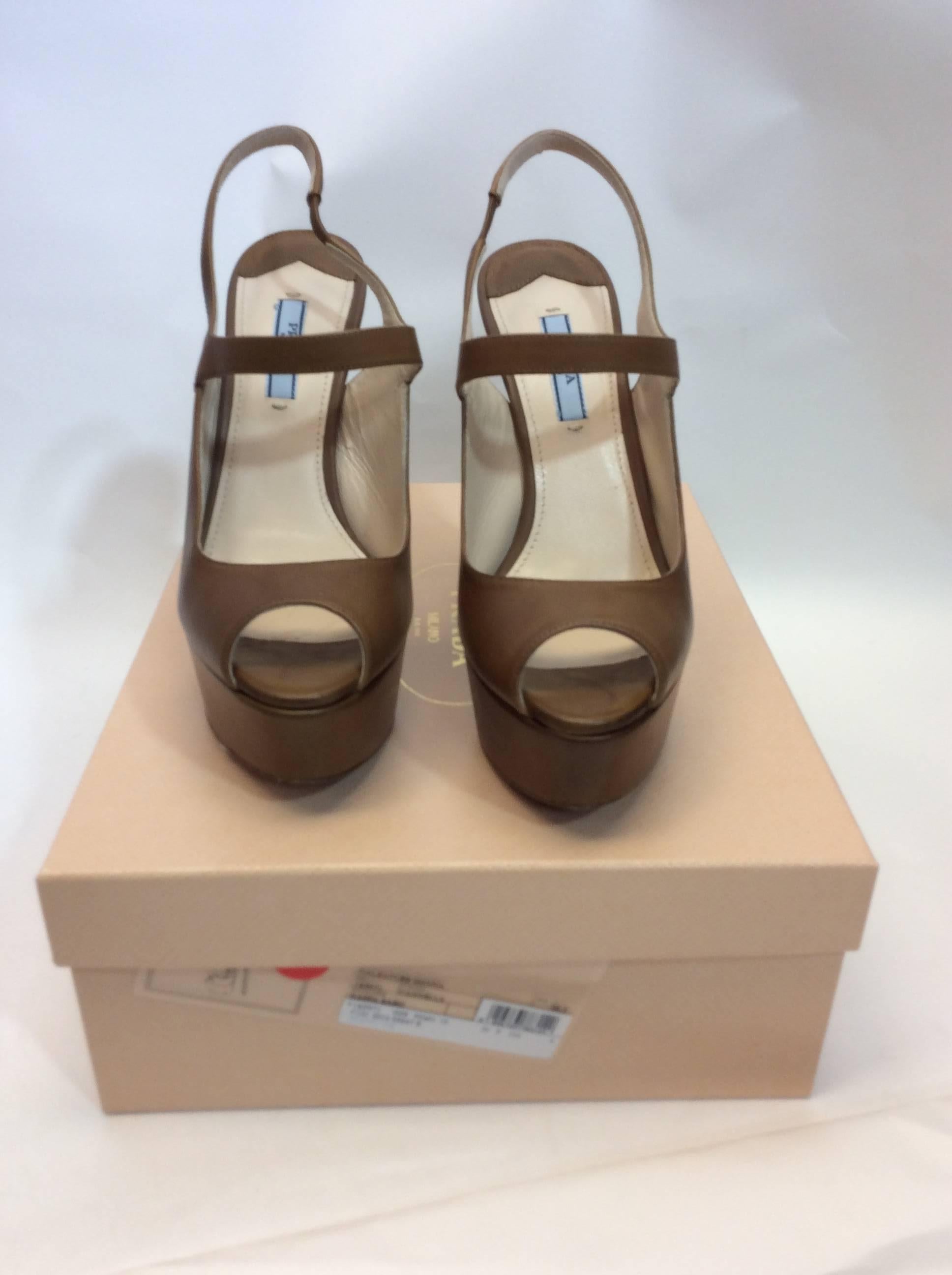 Prada Leather Peep Toe Platform Stiletto In Excellent Condition For Sale In Narberth, PA