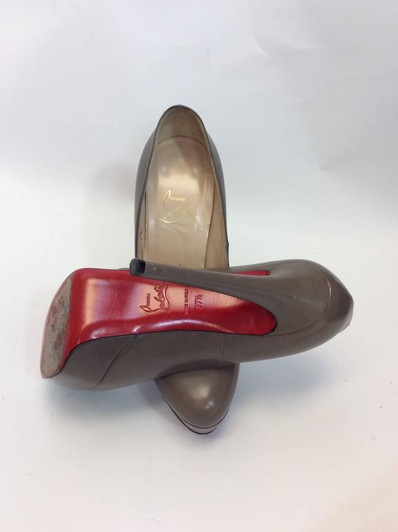 Christian Louboutin Gray Leather Platform Pumps For Sale at 1stDibs