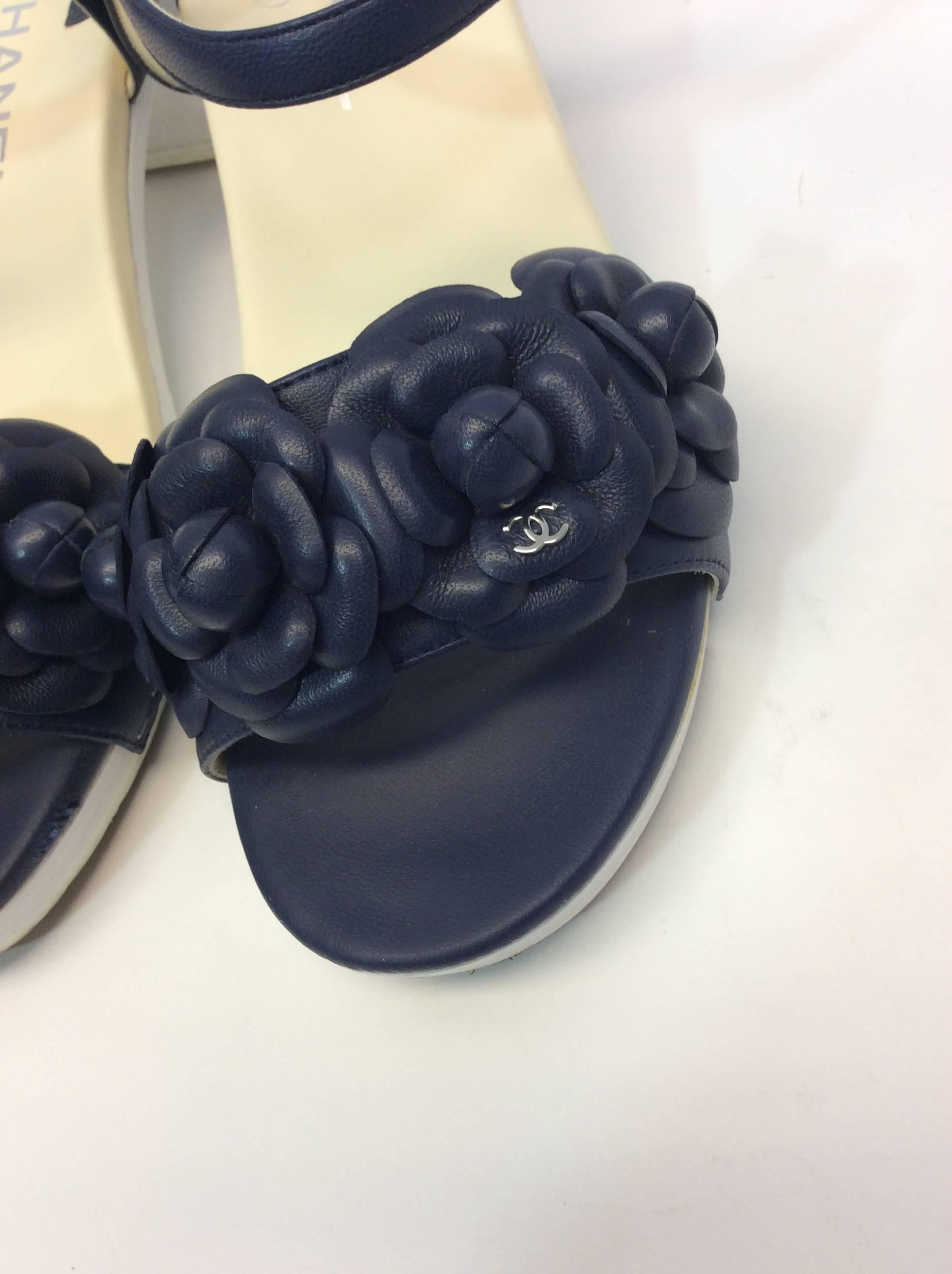 Chanel Navy Floral Strappy Sandal For Sale 2