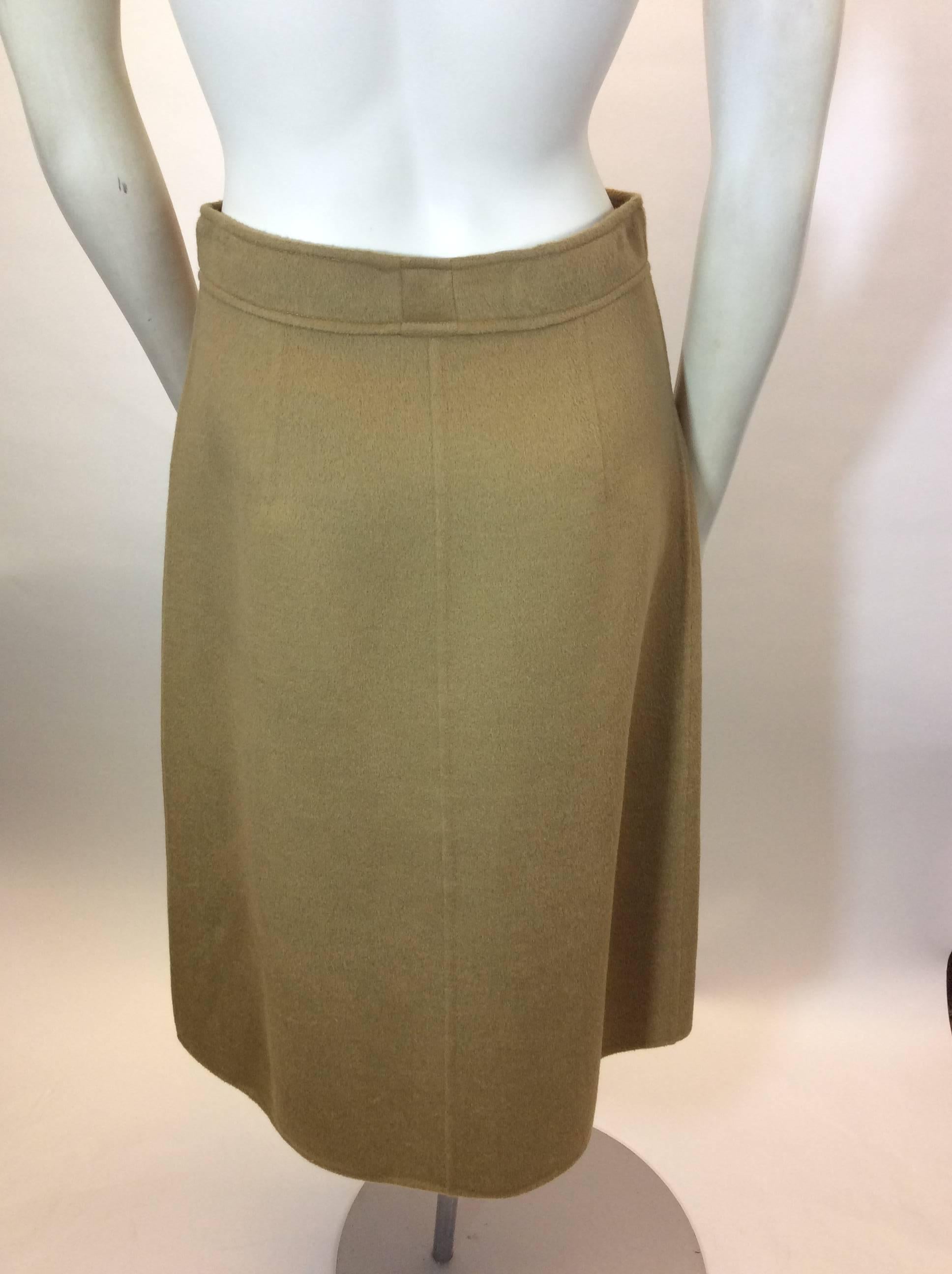 Bergdorf Goodman Button Down A-Line Skirt In Excellent Condition For Sale In Narberth, PA