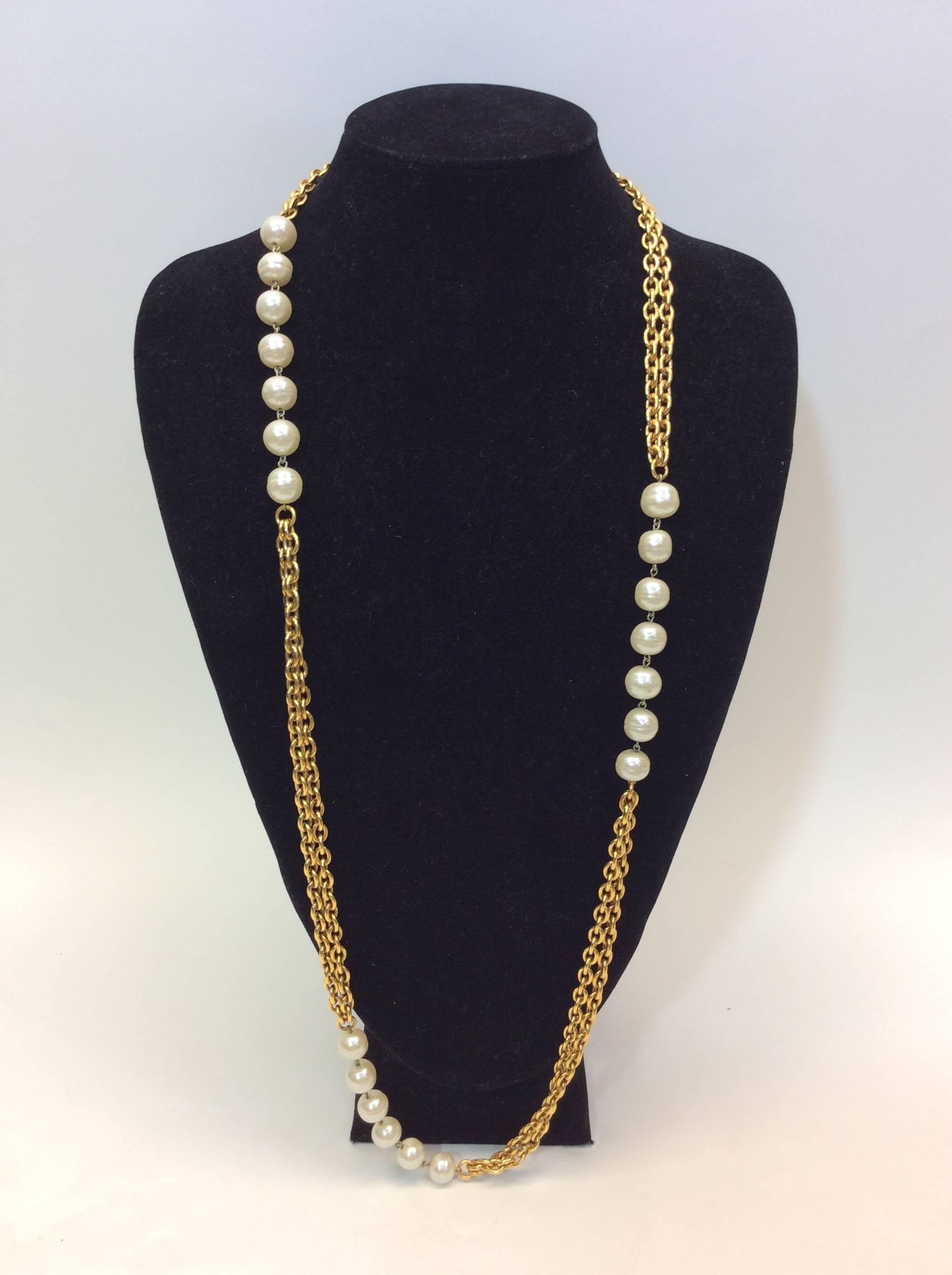 Gold Plated Chain Necklace with Pearl Details
40 inch chain length
Sterling silver with less than 10k gold plating
Pearl strings between double chain sections