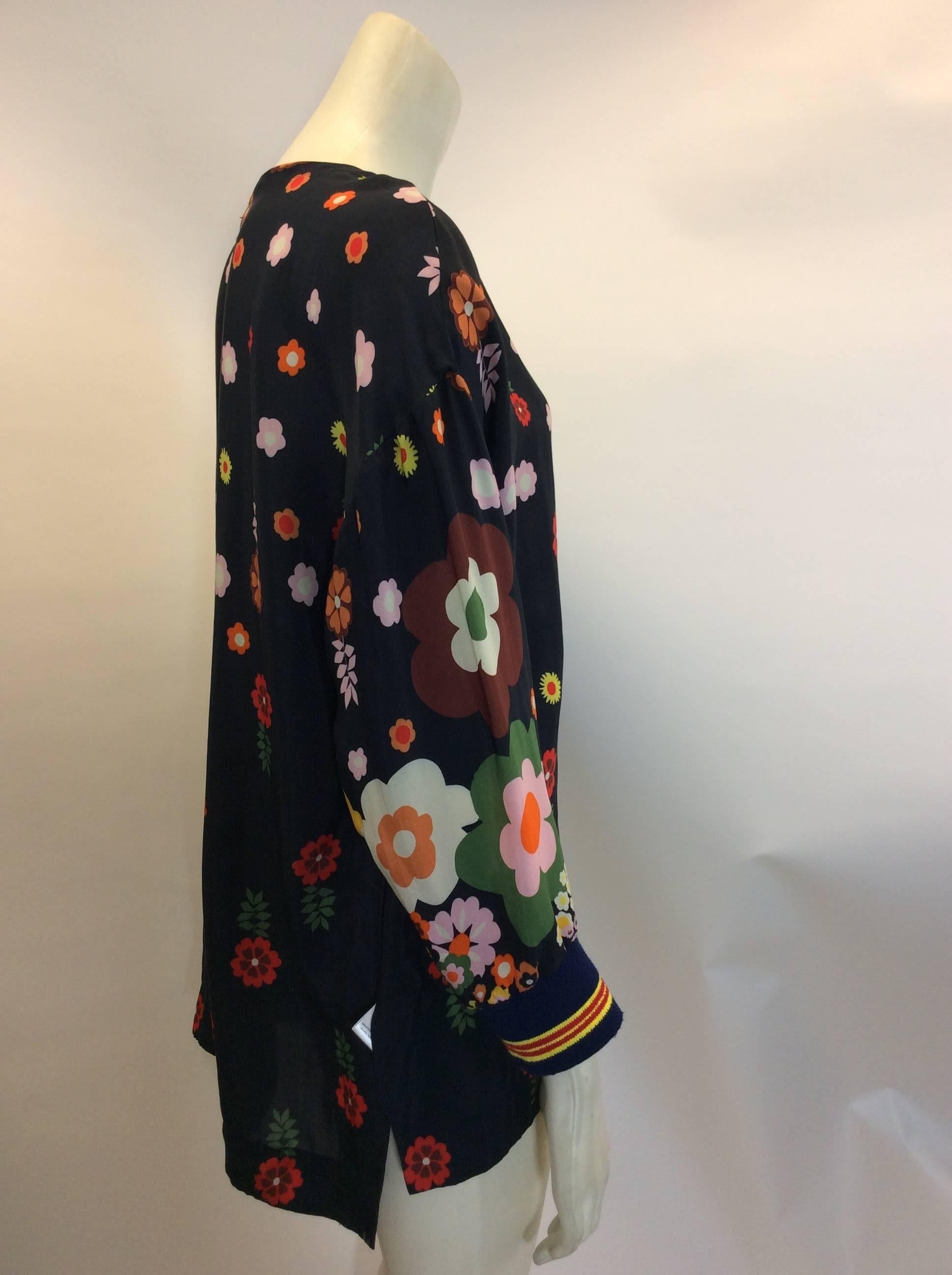 Warm Floral Printed Long Sleeve Blouse In Excellent Condition For Sale In Narberth, PA
