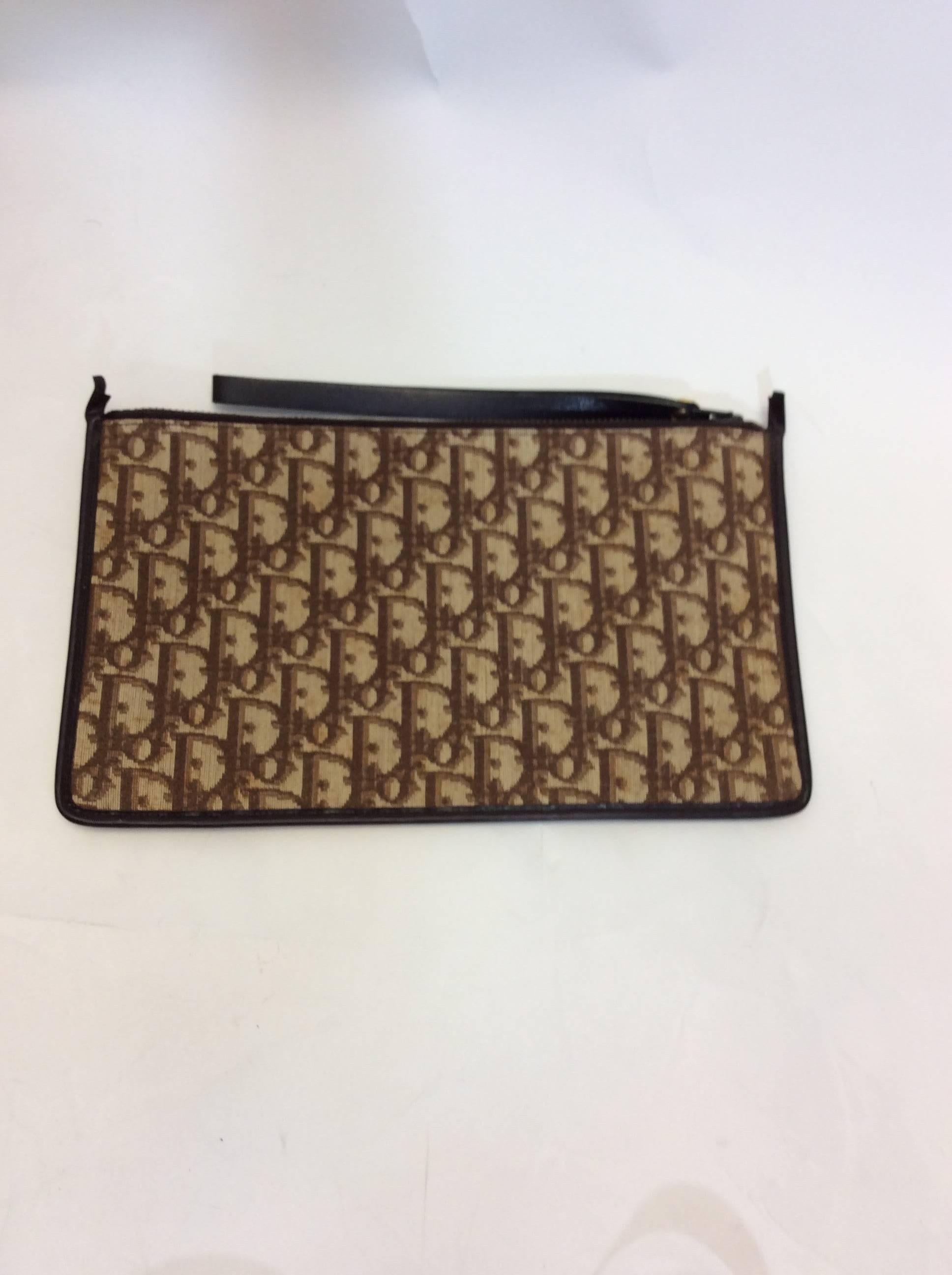 Christian Dior Brown Vintage Logo Clutch
Zipper closure with leather zipper pull
$199
Made in France
Fully lined with leather
