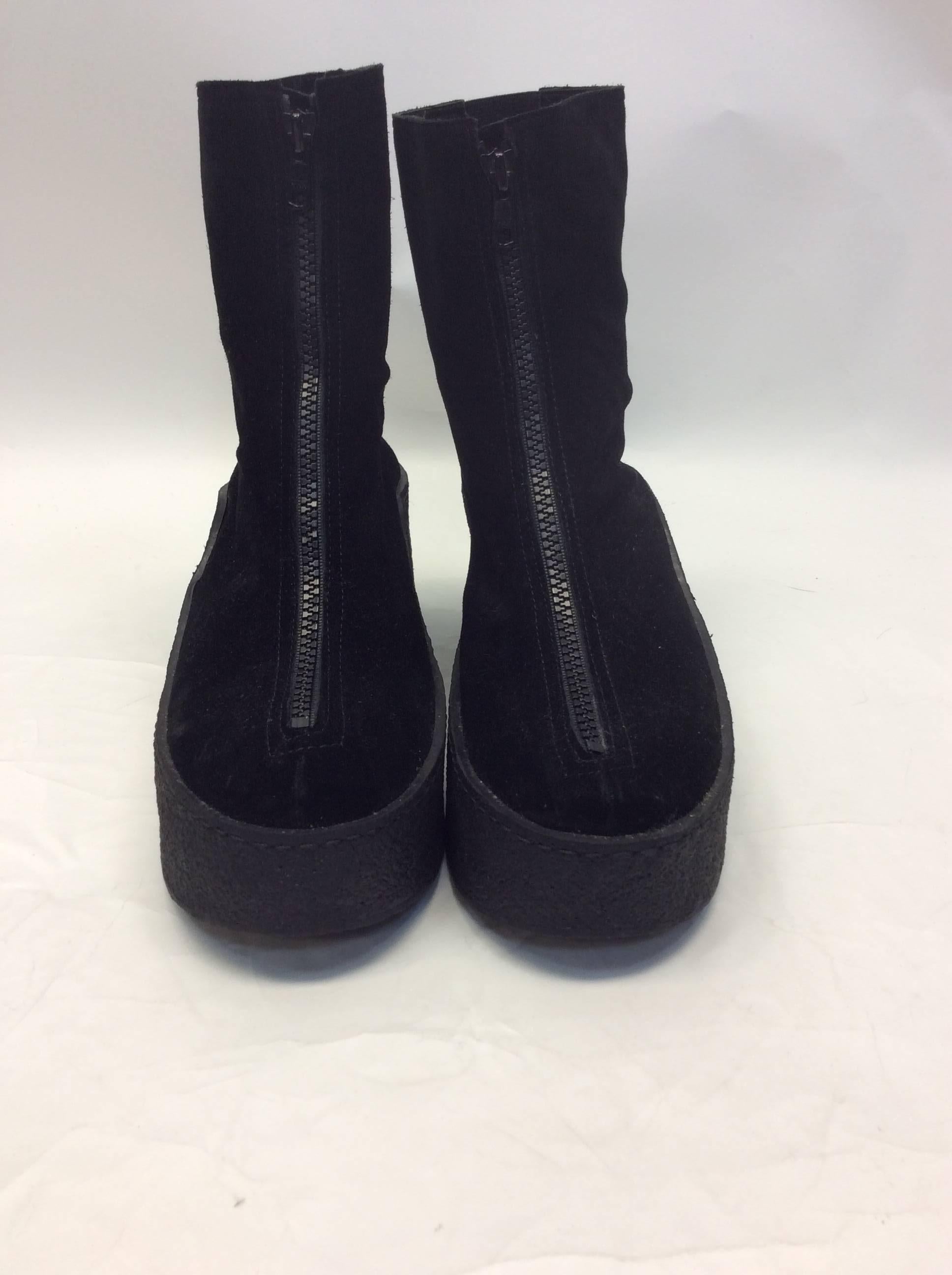 Robert Clergie Platform Suede Zip Ankle Boots
Size 10.5
$199
3 inch heel, 2 inch platform
Suede
