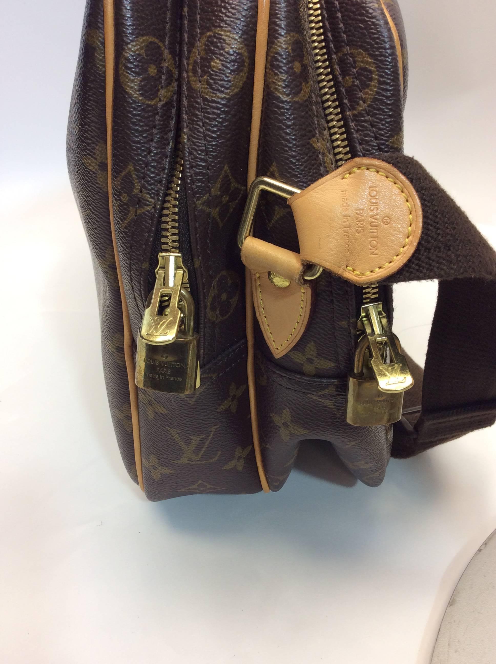 Louis Vuitton Monogram Reporter Crossbody Briefcase In Good Condition For Sale In Narberth, PA