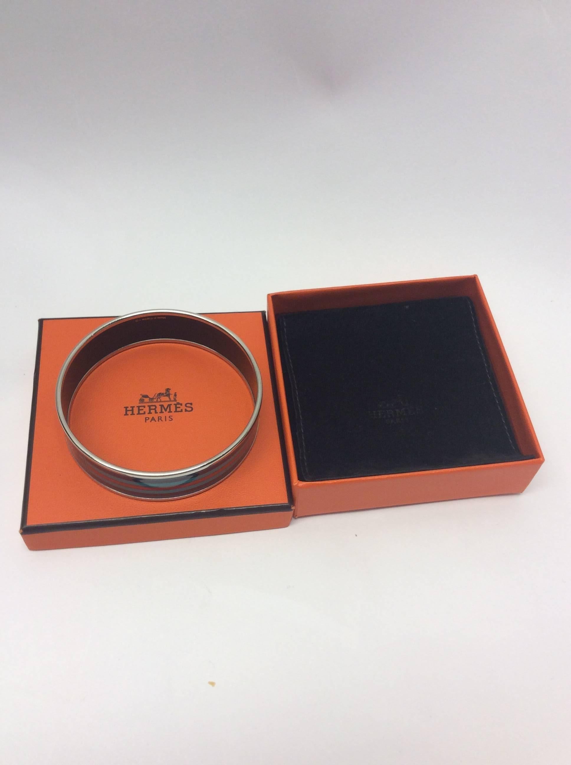 Hermes Belt Printed Enamel Silver Bangle
Comes with box
3 inch diameter
Made in France
$399