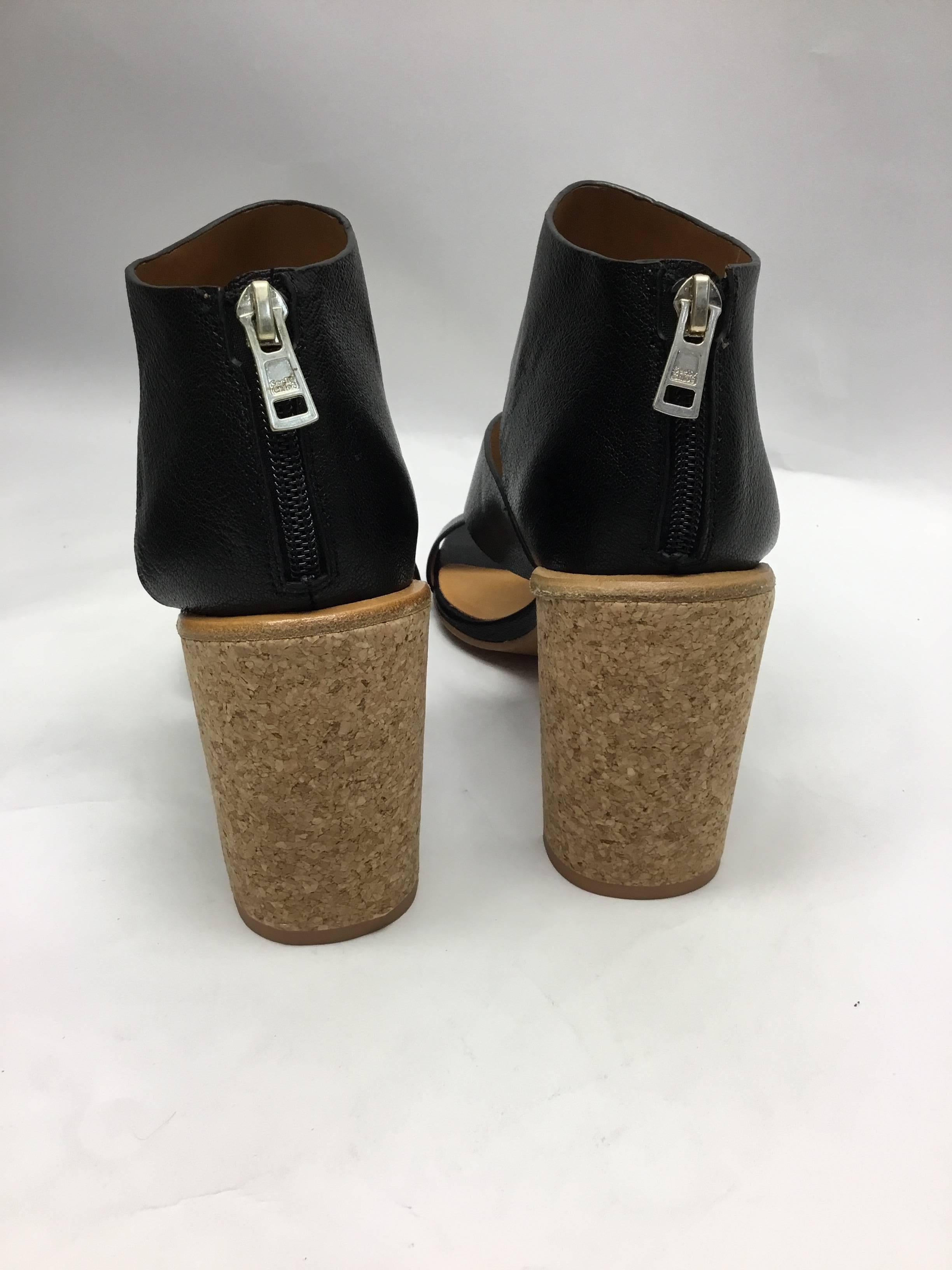 See By Chloe Black Leather Cut Out Heels In Excellent Condition For Sale In Narberth, PA