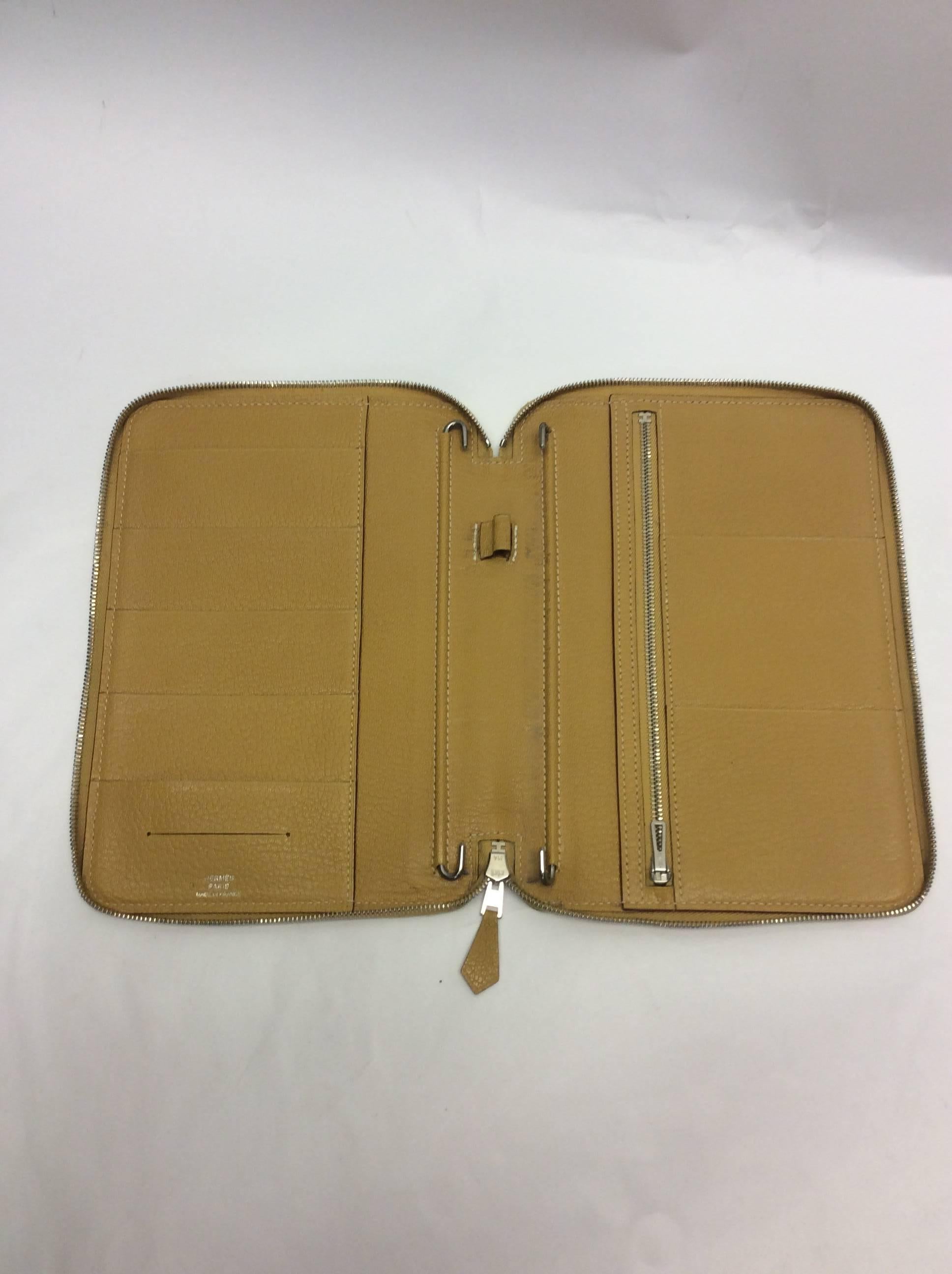 Hermes Yellow Globe Trotter GM Agenda Cover In Good Condition For Sale In Narberth, PA