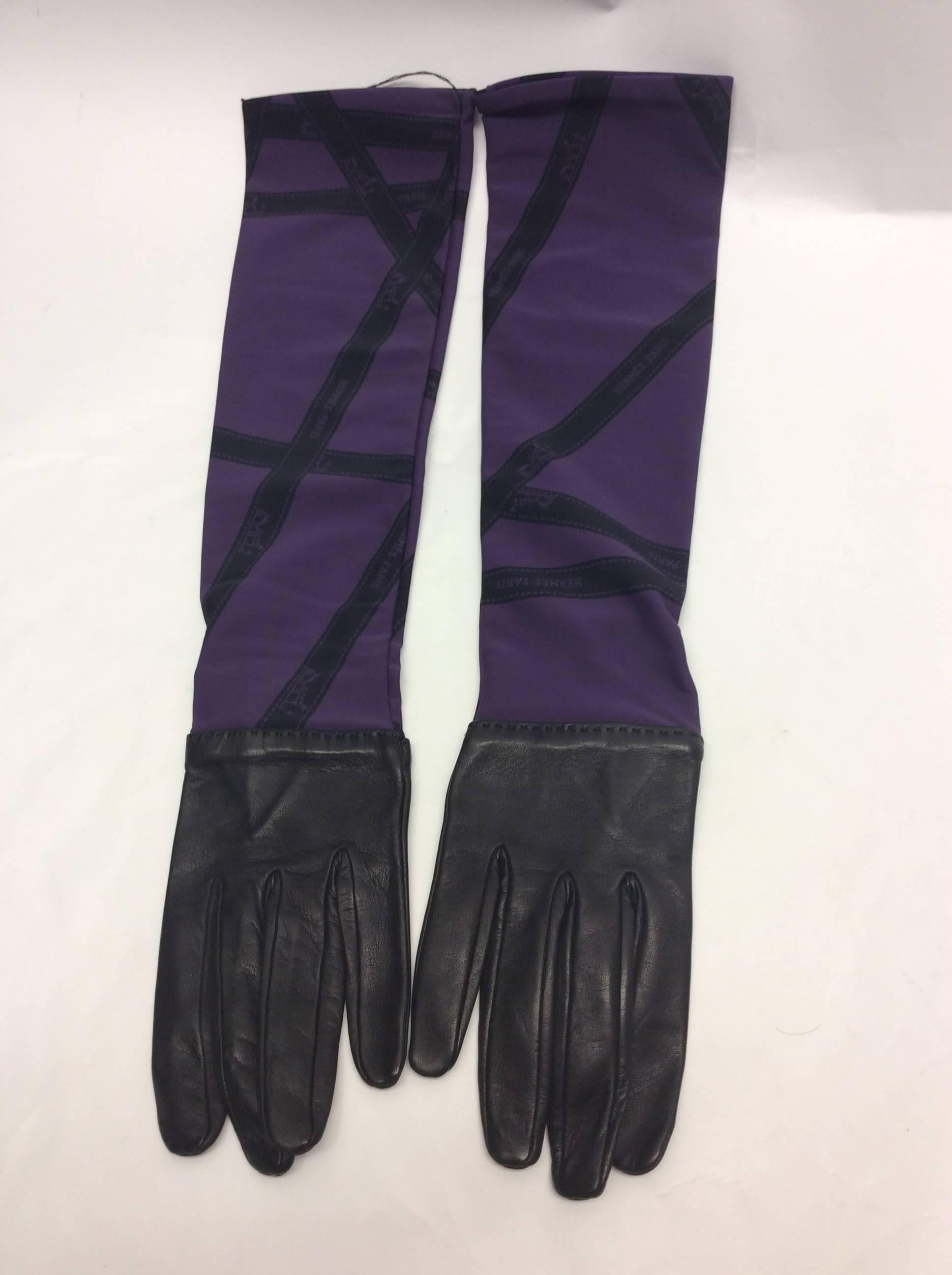 Hermes Leather And Silk Printed Gloves
Purple and black printed silk, black leather
17.5 inches long
Features kidskin and lamb
$599
Made in France