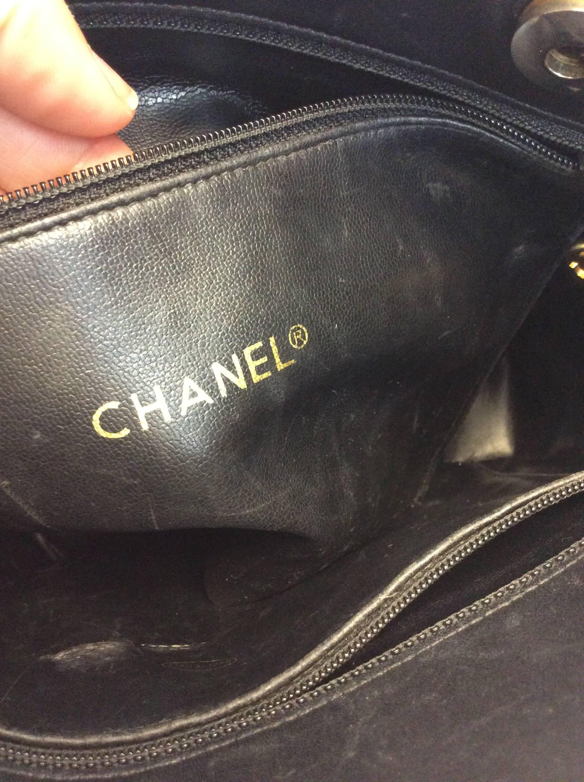 Vintage Chanel Black Quilted Chain Shoulder Handbag For Sale 4
