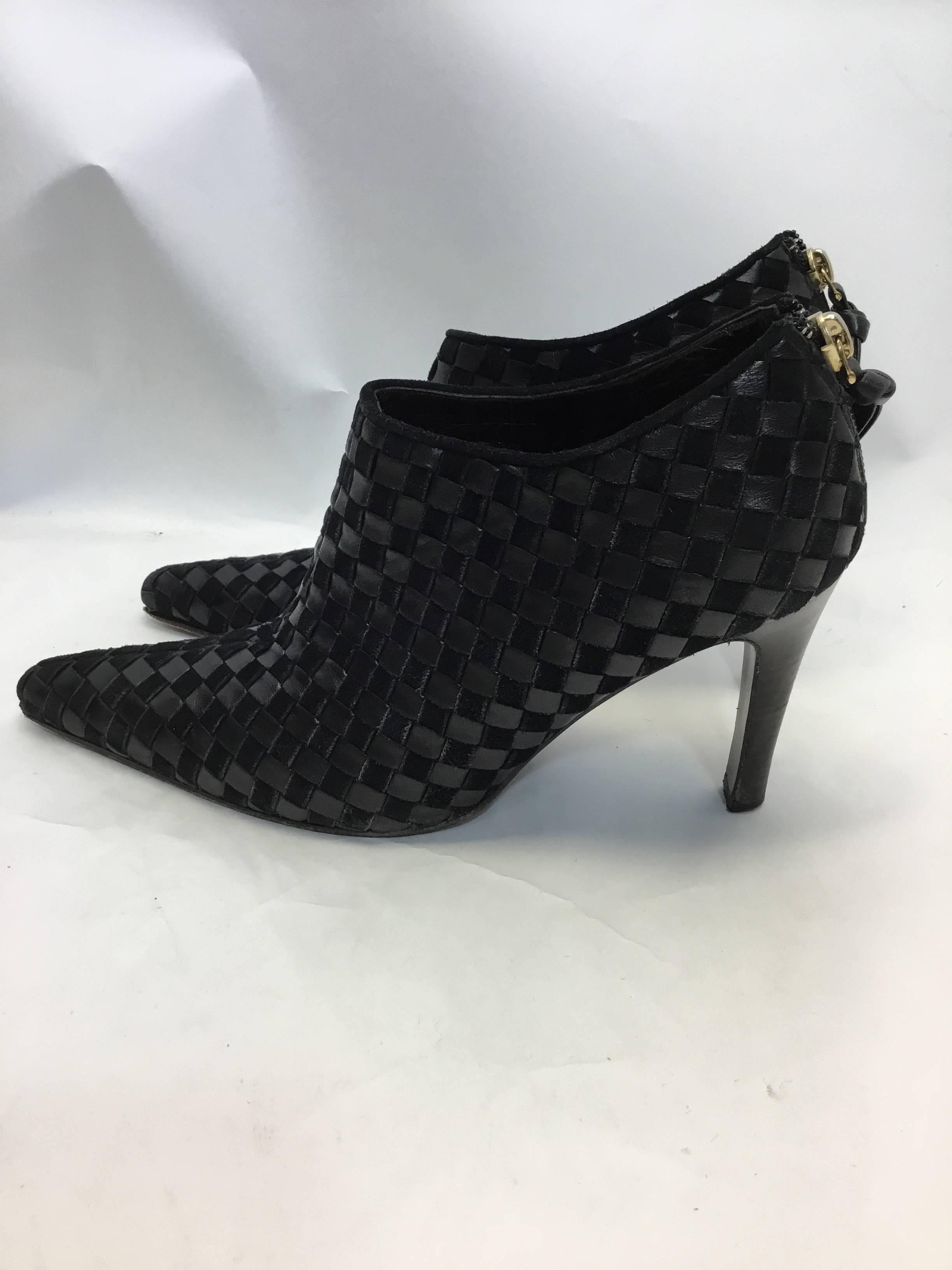 Bottega Veneta Black Leather Ankle Booties For Sale 1