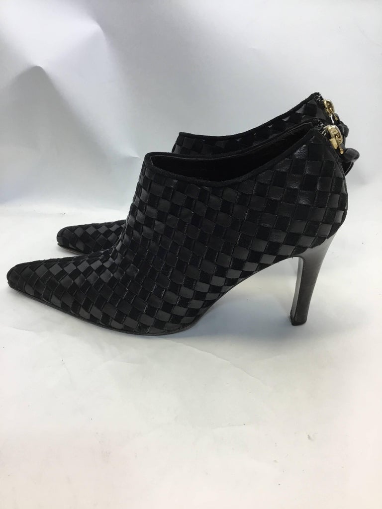 Bottega Veneta Black Leather Ankle Booties For Sale at 1stDibs