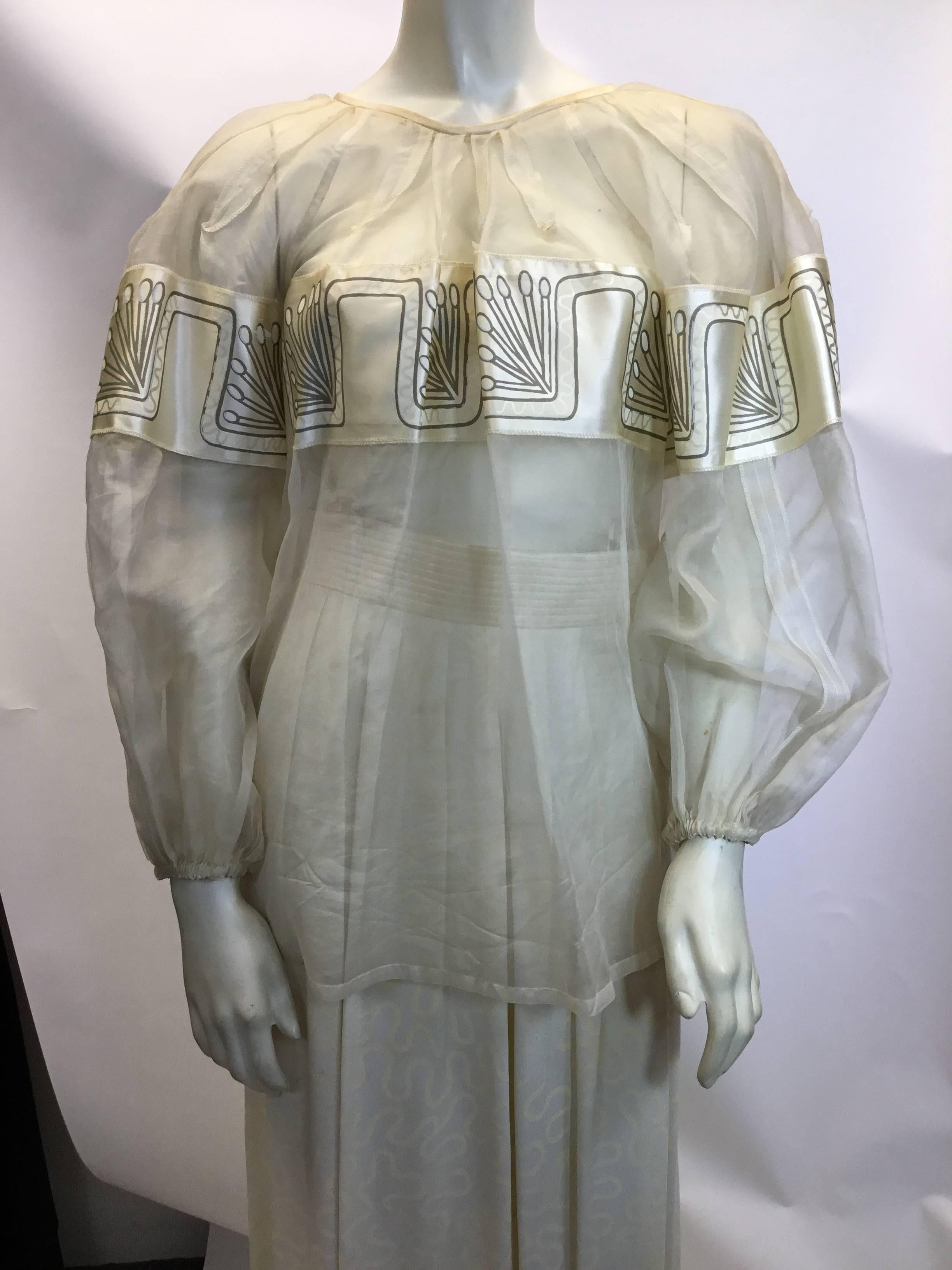 Zanda Rhodes Vintage Cream Silk 2 Piece Skirt Set 
Size 10 petite
Made in England
$199
A few small stains on the top, see photos