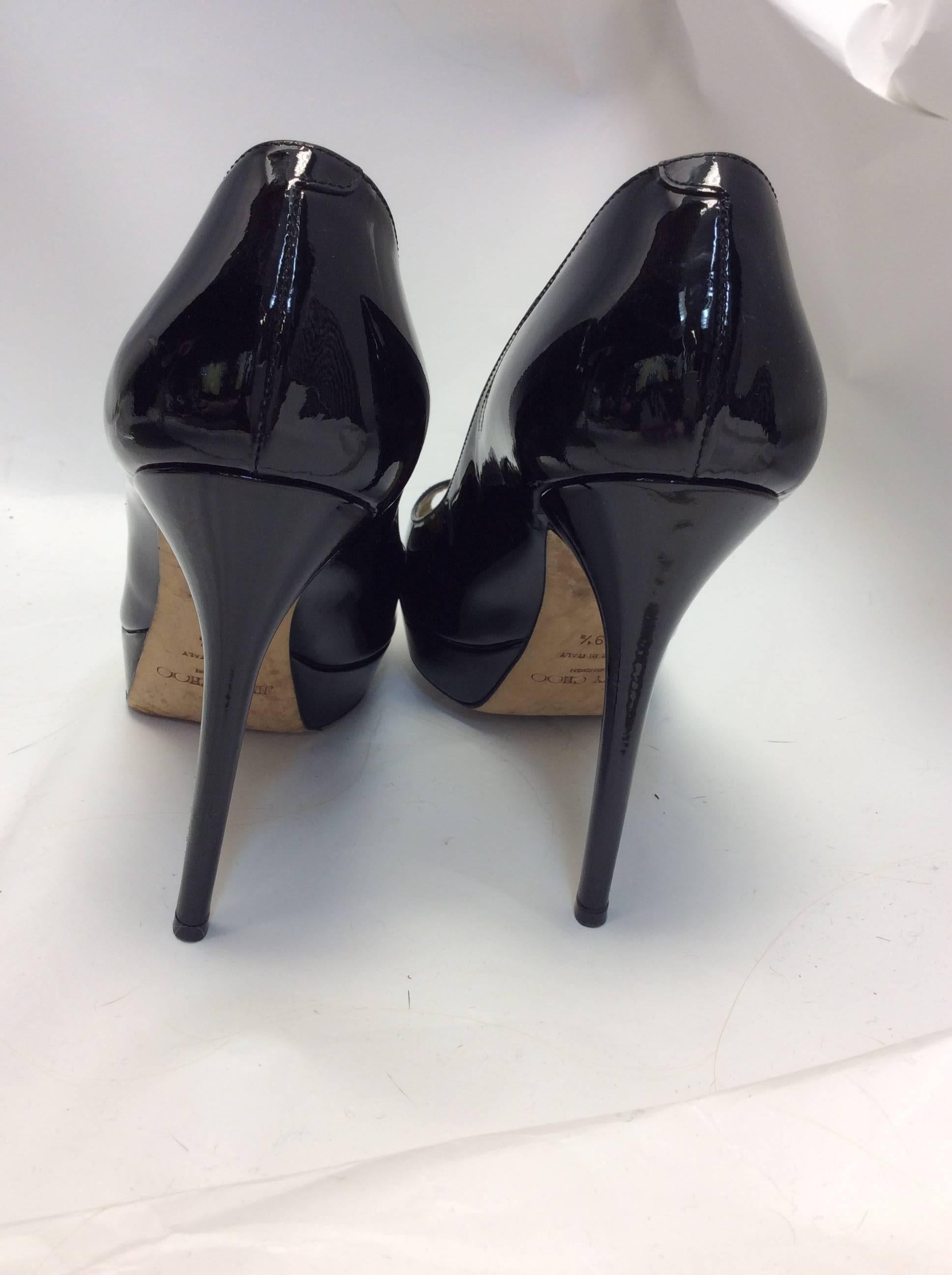 Jimmy Choo Black Patent Leather Platform Peep Toe Pumps In Excellent Condition For Sale In Narberth, PA