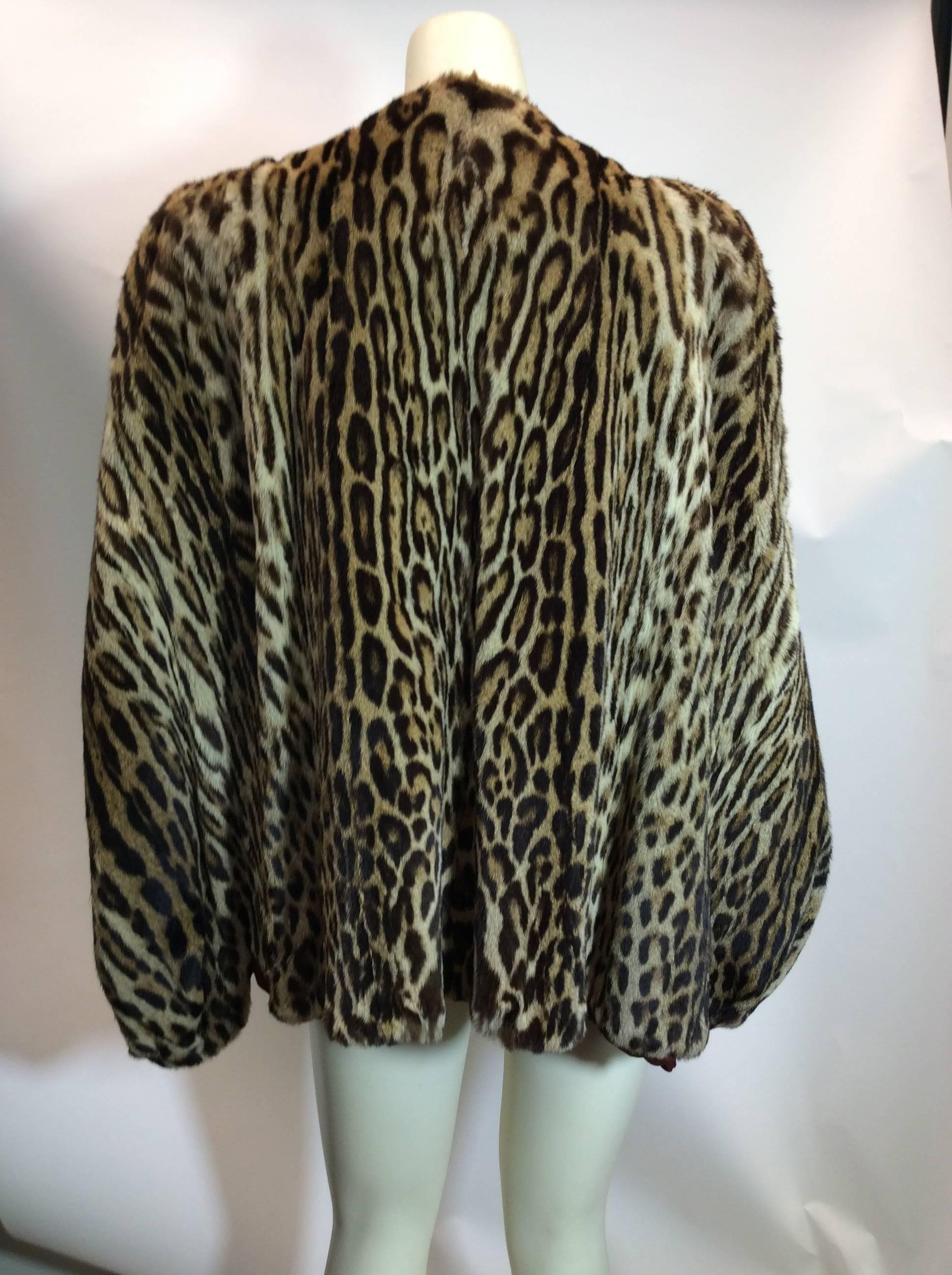 Leopard Vintage Cheetah Cape In Excellent Condition In Narberth, PA