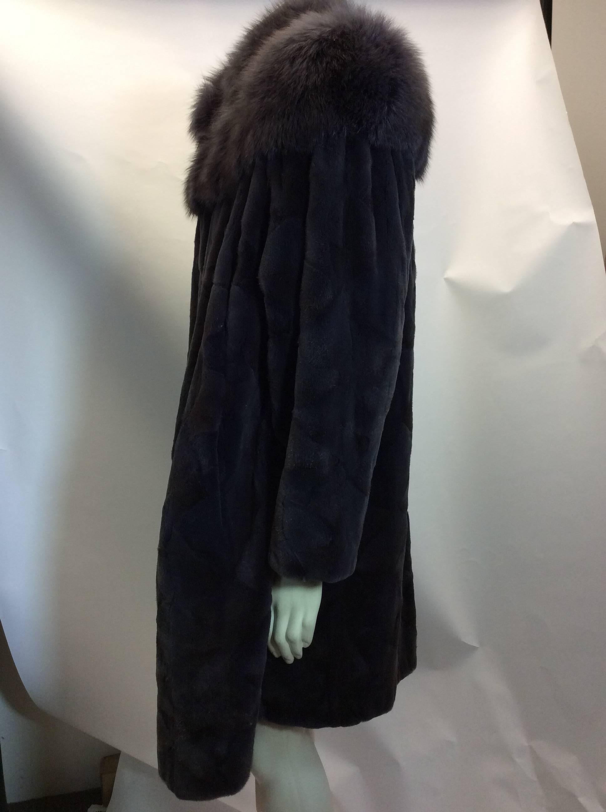 Siberian Gray Sheared Beaver Coat with Fox Trim In Excellent Condition For Sale In Narberth, PA