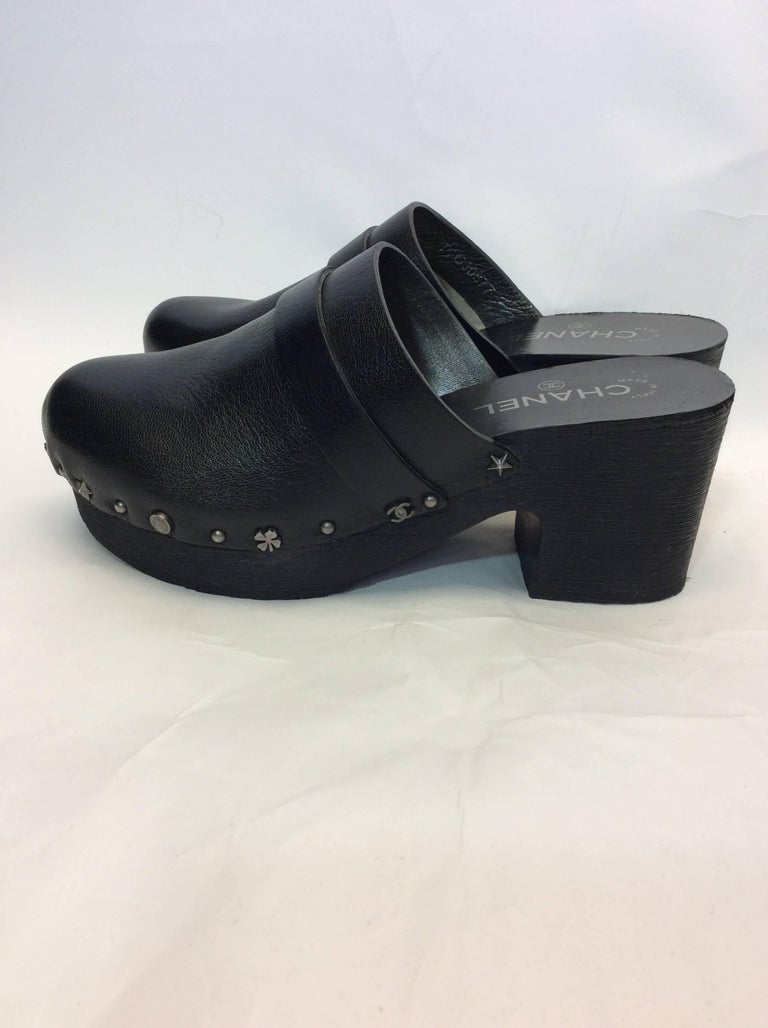 Chanel Black Leather Clogs For Sale at 1stdibs