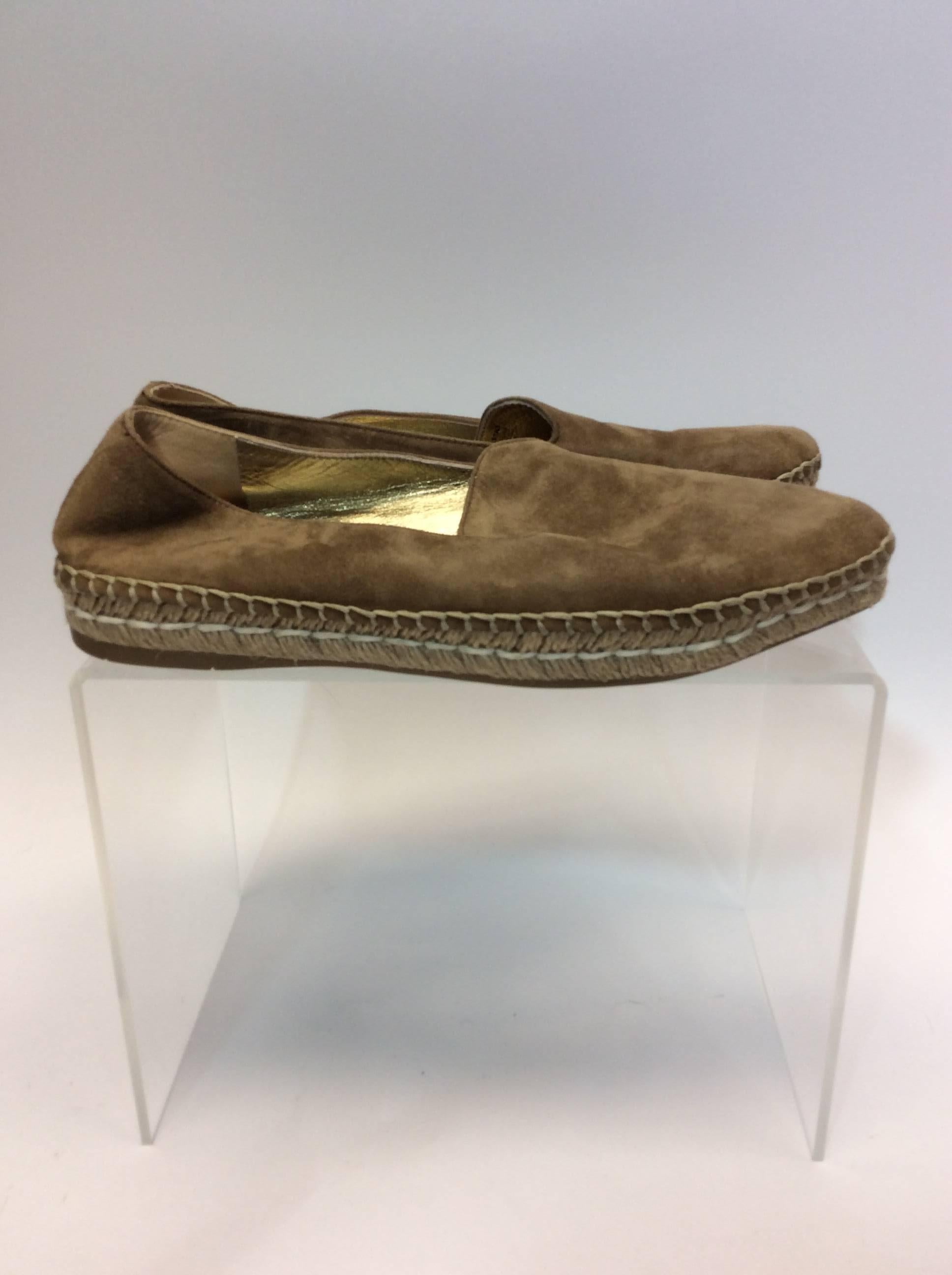 Prada Neutral Suede Espadrilles
$178
Made in Italy 
Size 37
Almond toe style
