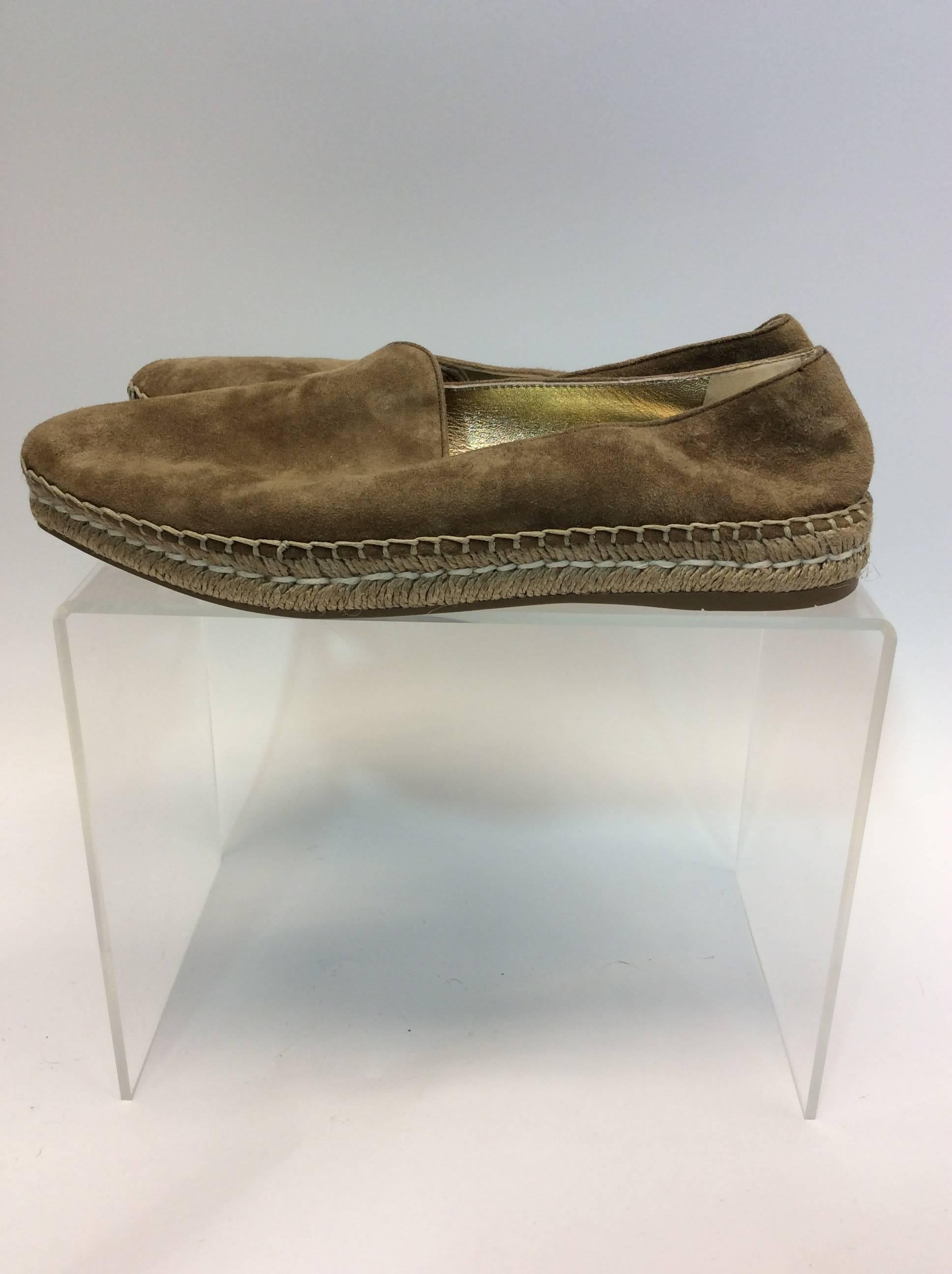 Prada Neutral Suede Espadrilles In Excellent Condition For Sale In Narberth, PA