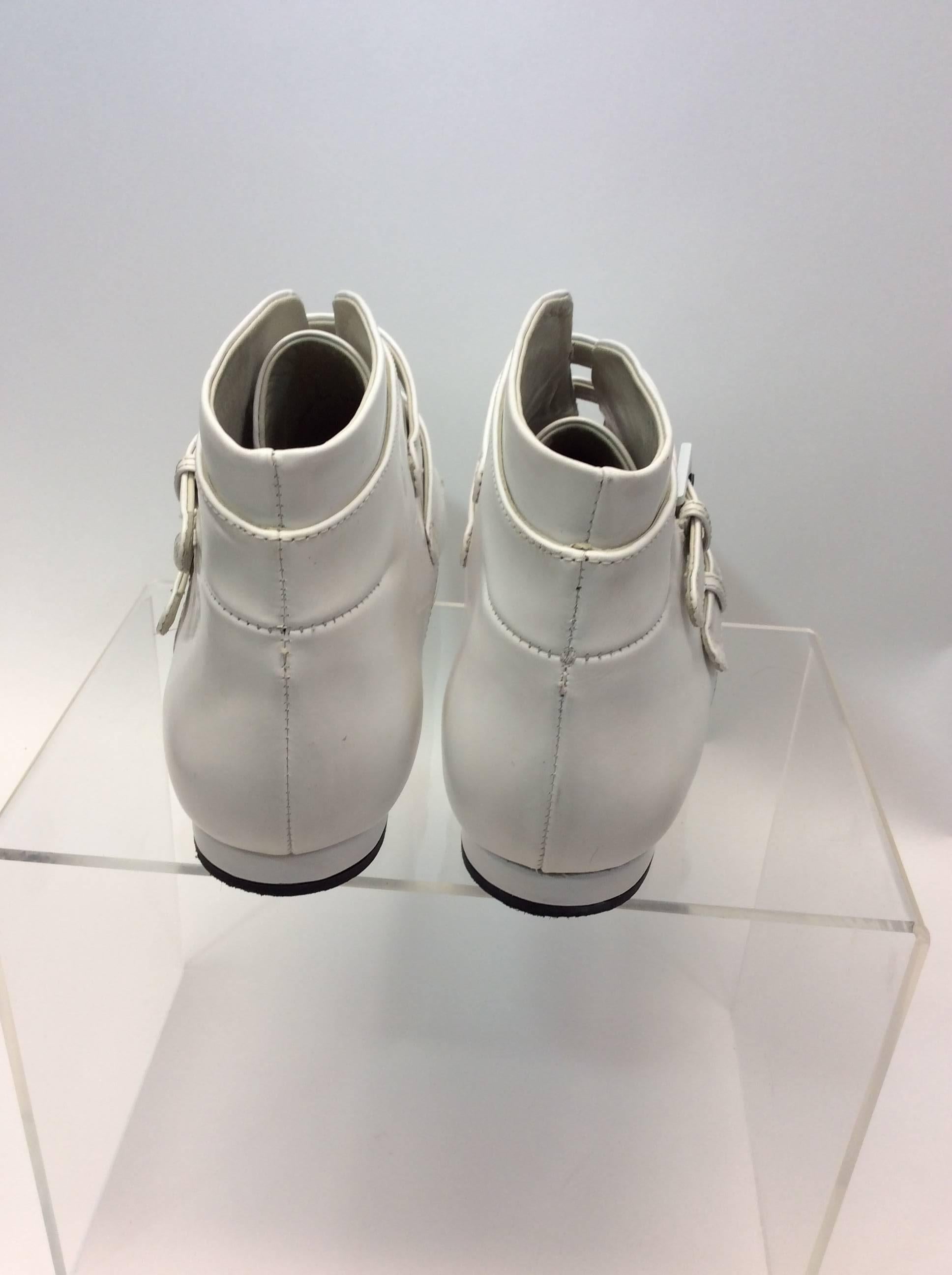Jil Sander White Ankle Boots  In Good Condition For Sale In Narberth, PA