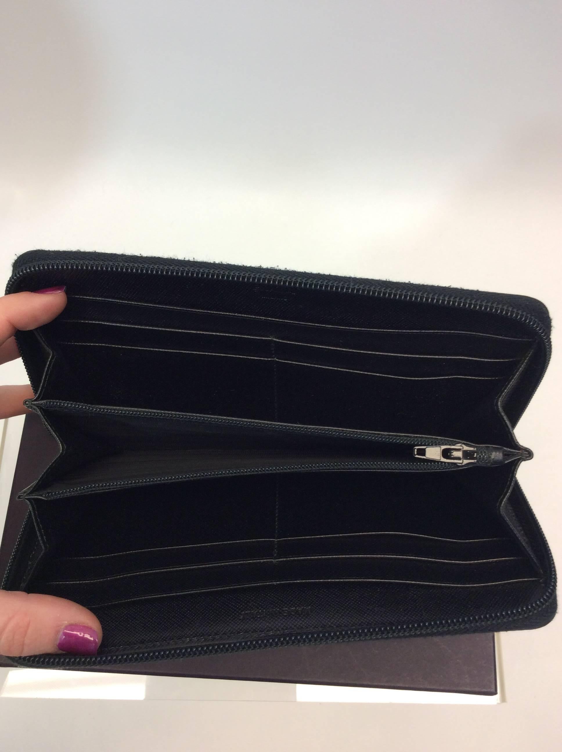 Women's Prada Black Nylon Zip Wallet For Sale