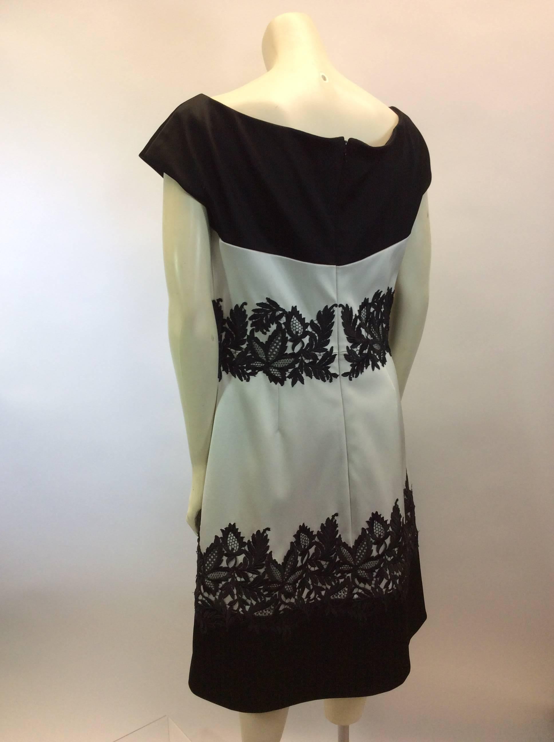 J. Mendel White and Black Lace Dress In Excellent Condition For Sale In Narberth, PA