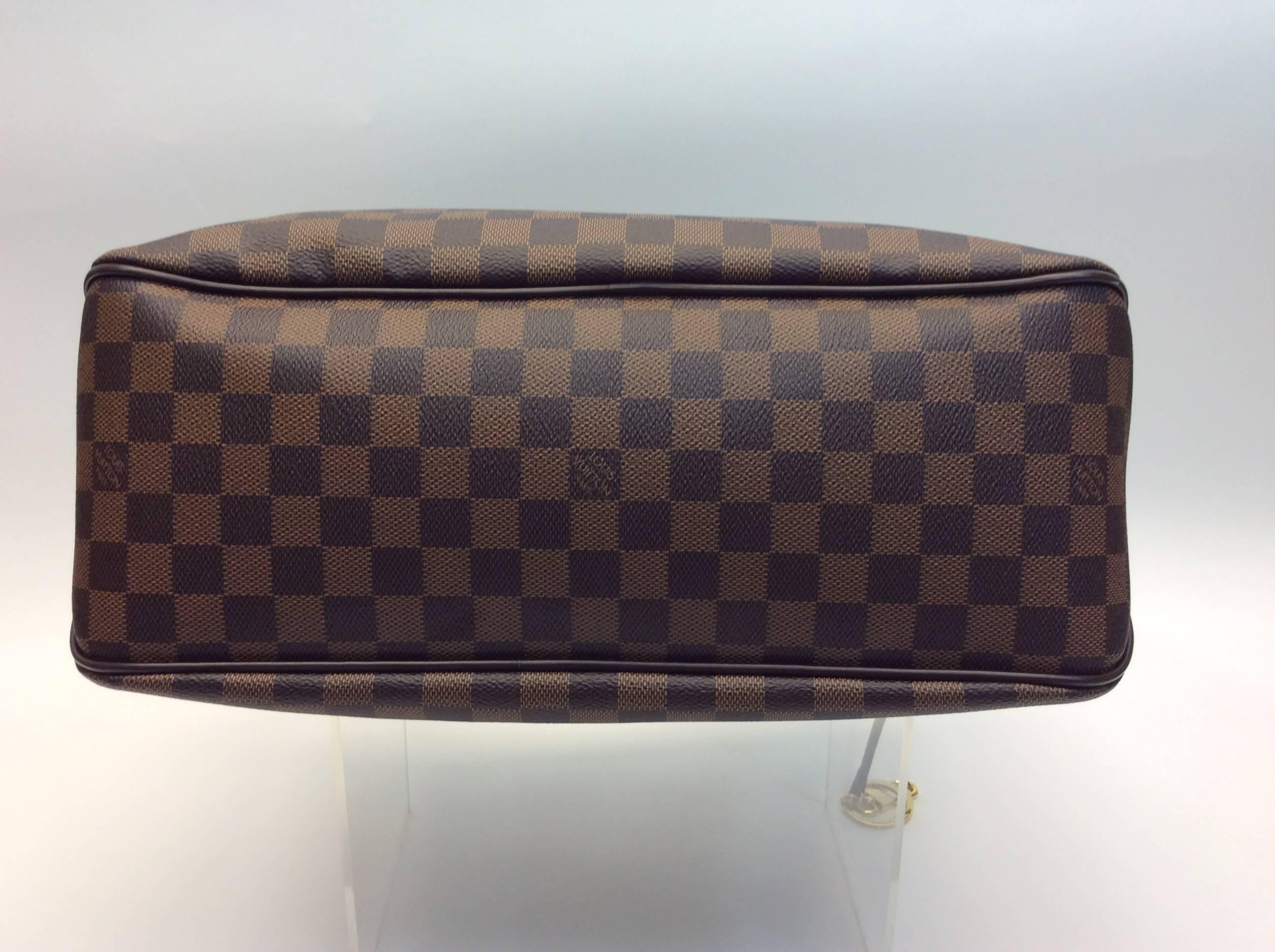 Louis Vuitton Damier Checkered Shoulderbag  In Excellent Condition For Sale In Narberth, PA