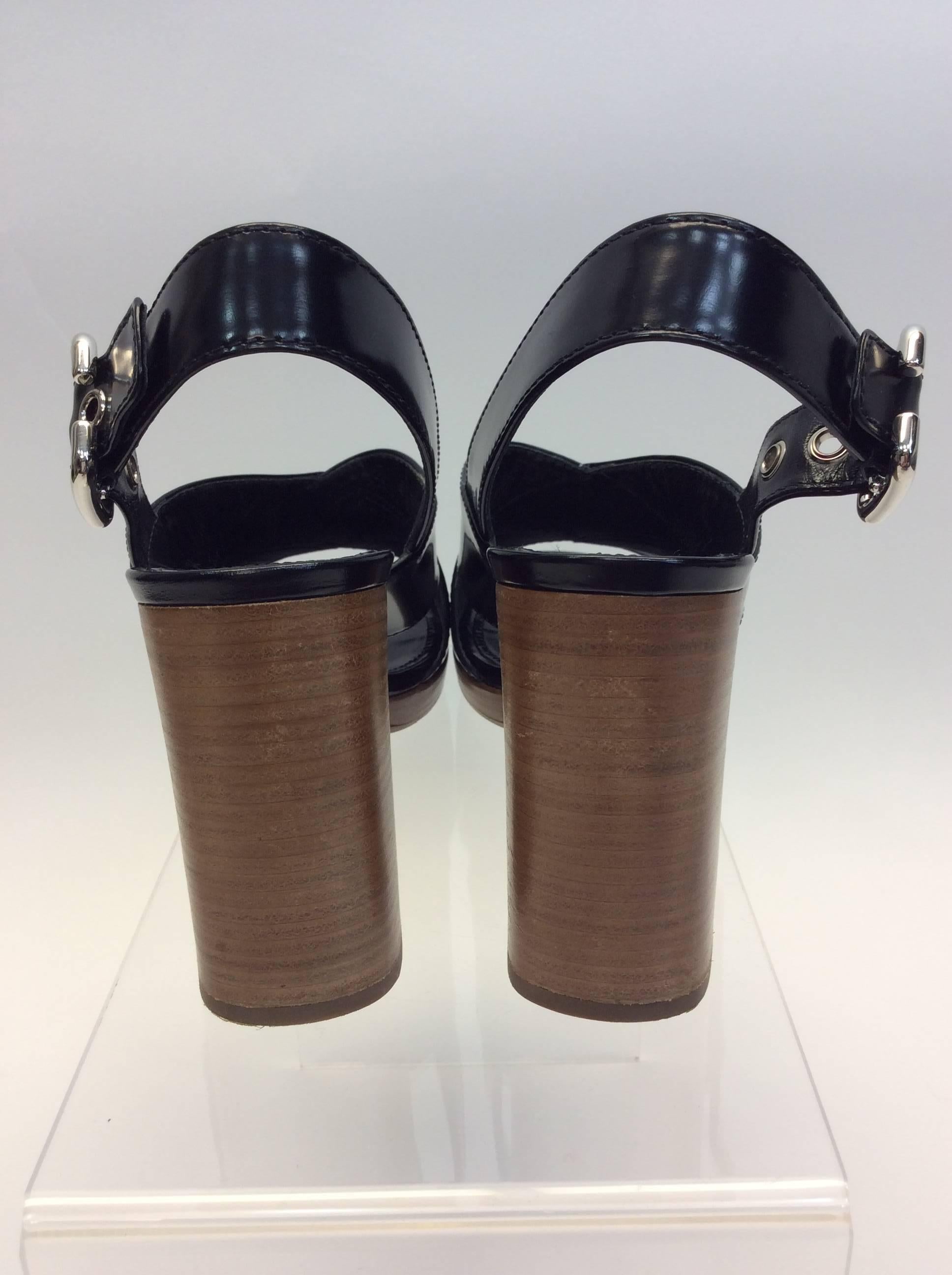 Prada Black Leather Heeled Sandal In Excellent Condition For Sale In Narberth, PA