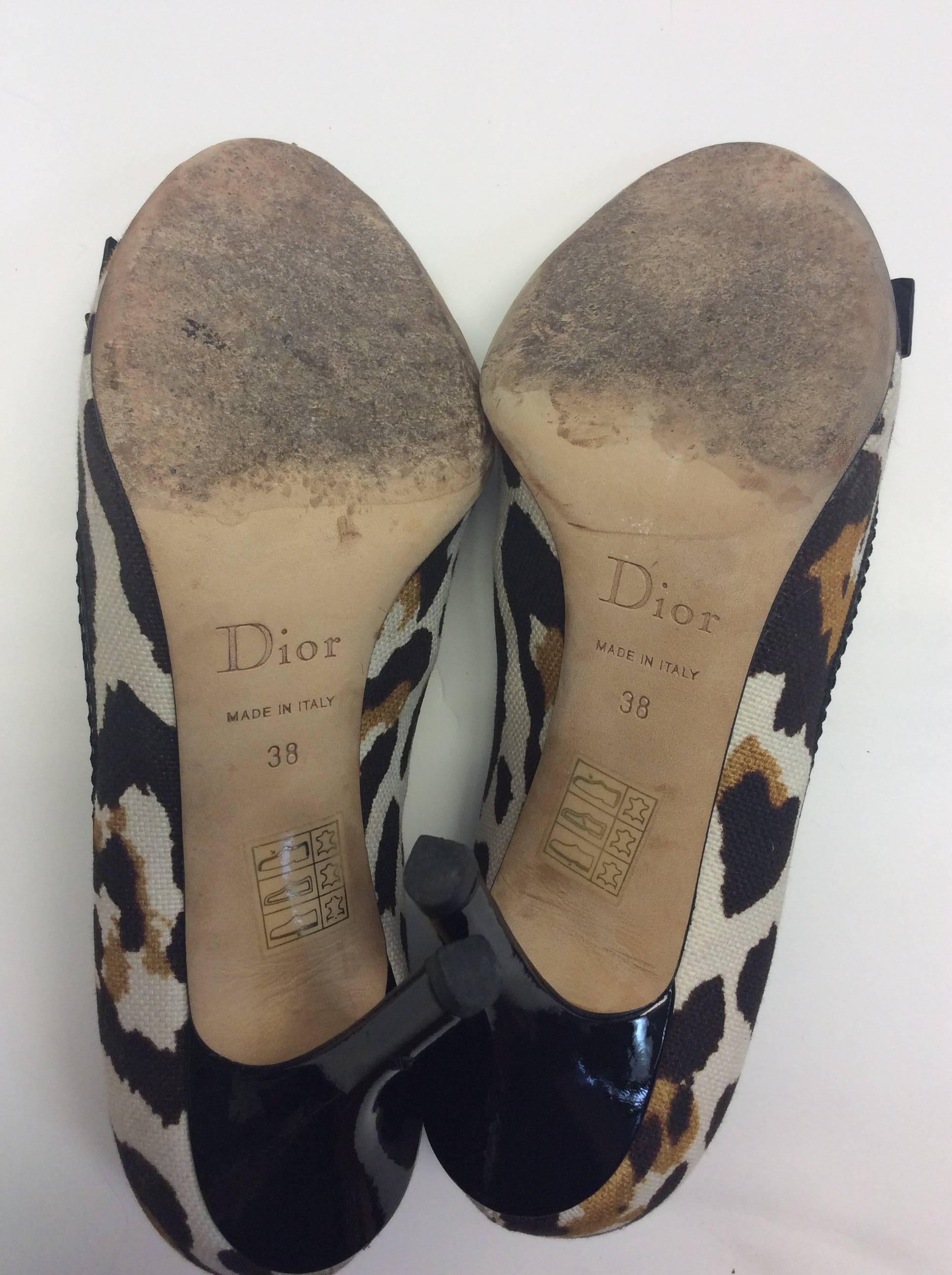 Christian Dior Animal Print Peep Toe Pump with Bow For Sale 3