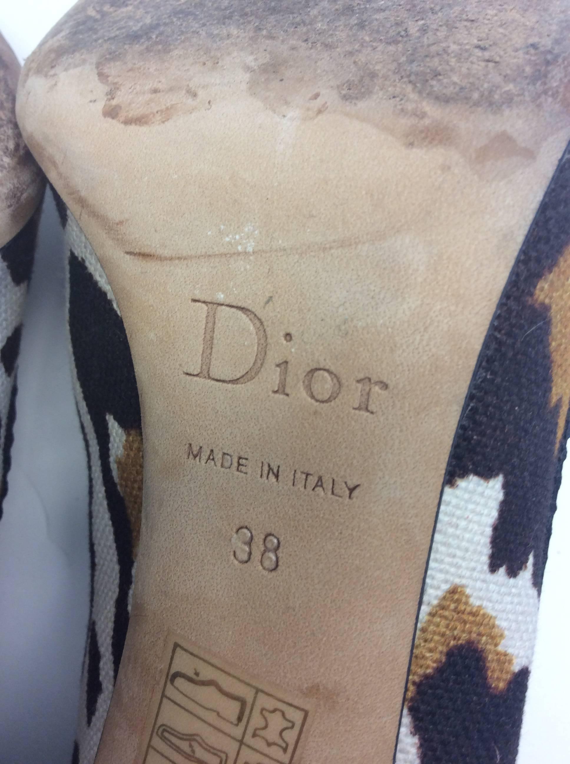 Christian Dior Animal Print Peep Toe Pump with Bow For Sale 4