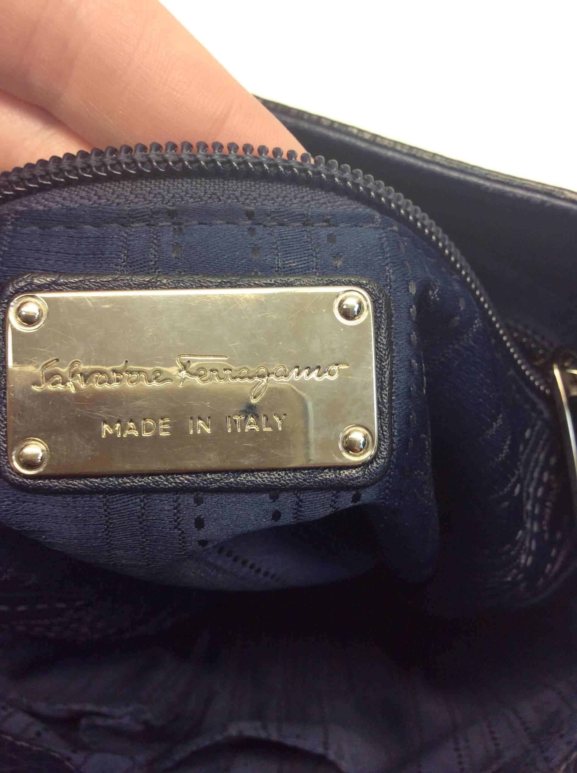 Salvatore Ferragamo Navy Leather Crossbody Bag For Sale 2
