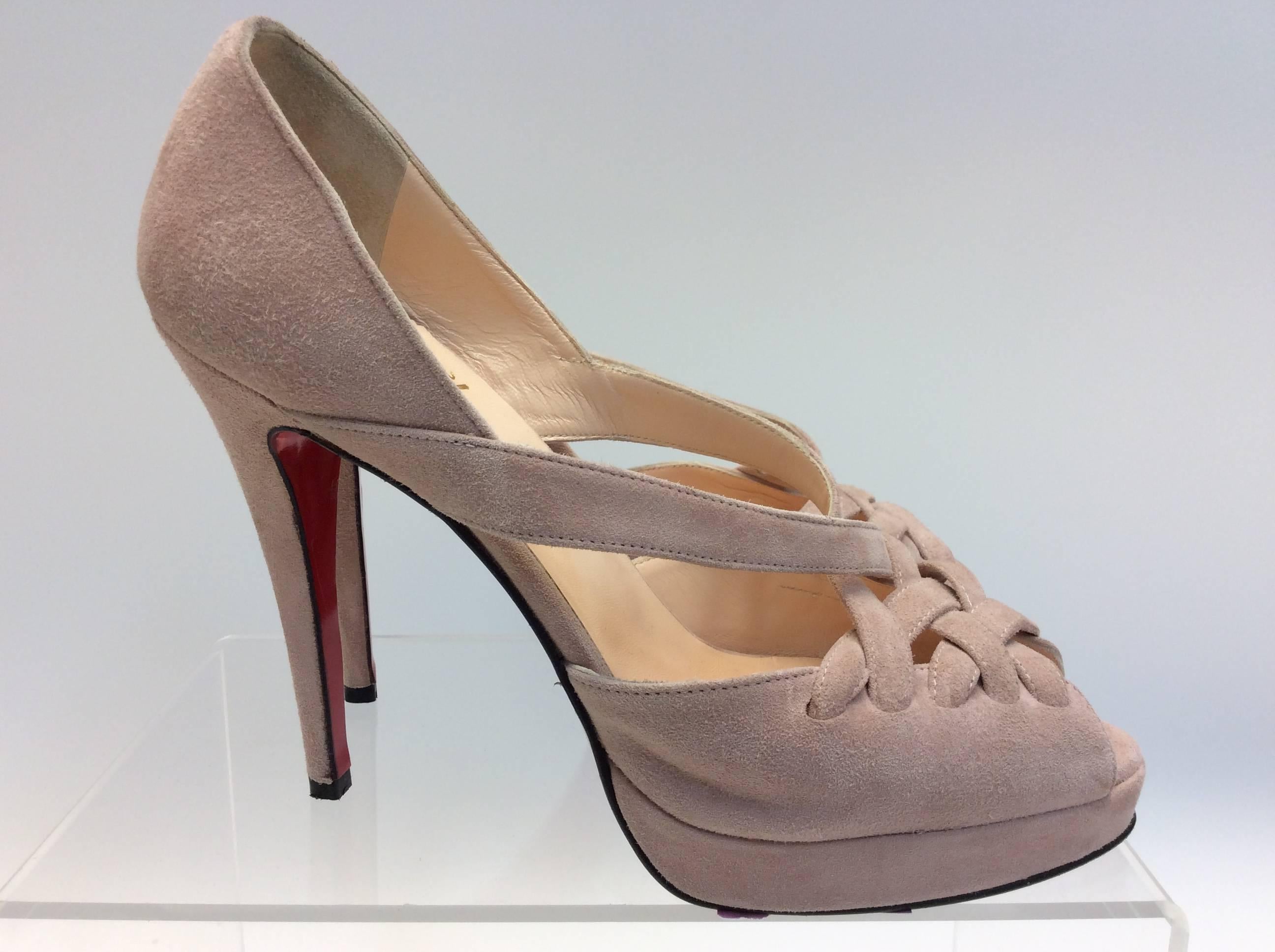 Christian Louboutin Pink Suede Heels In Excellent Condition For Sale In Narberth, PA