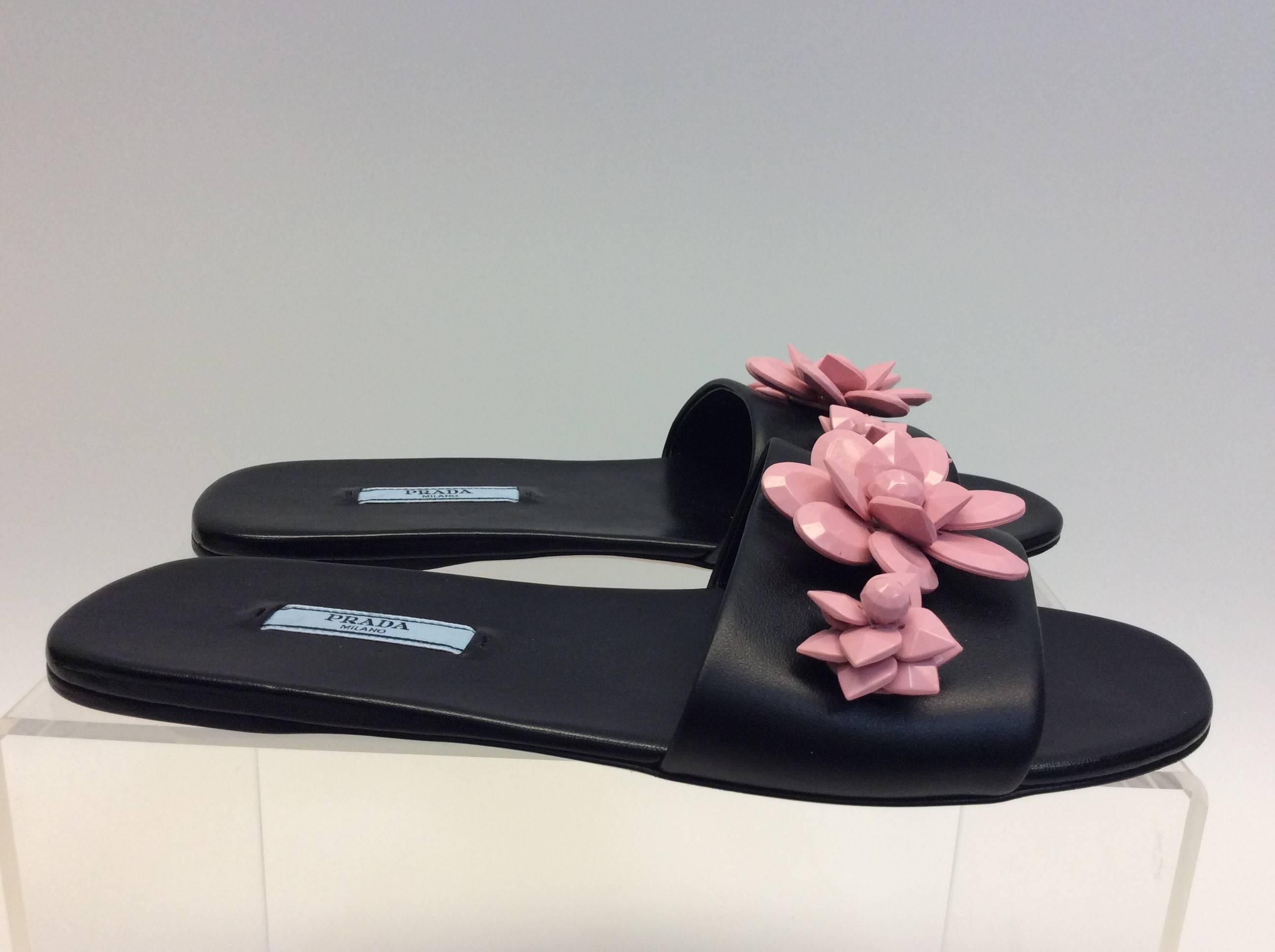 Women's Prada Pink and Black Leather Flower Sandal  For Sale