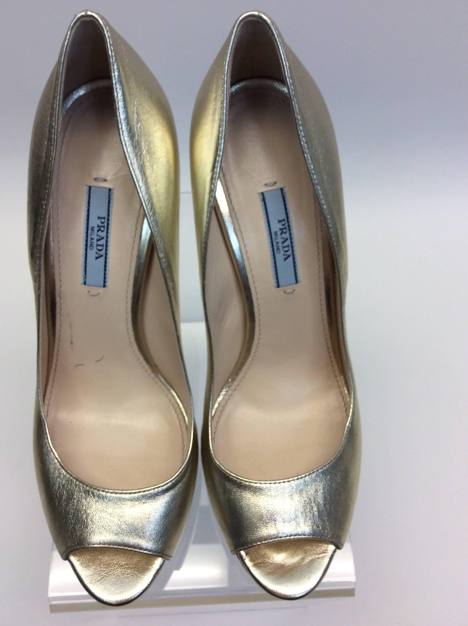 Women's Prada Gold Leather Peep Toe Pump For Sale