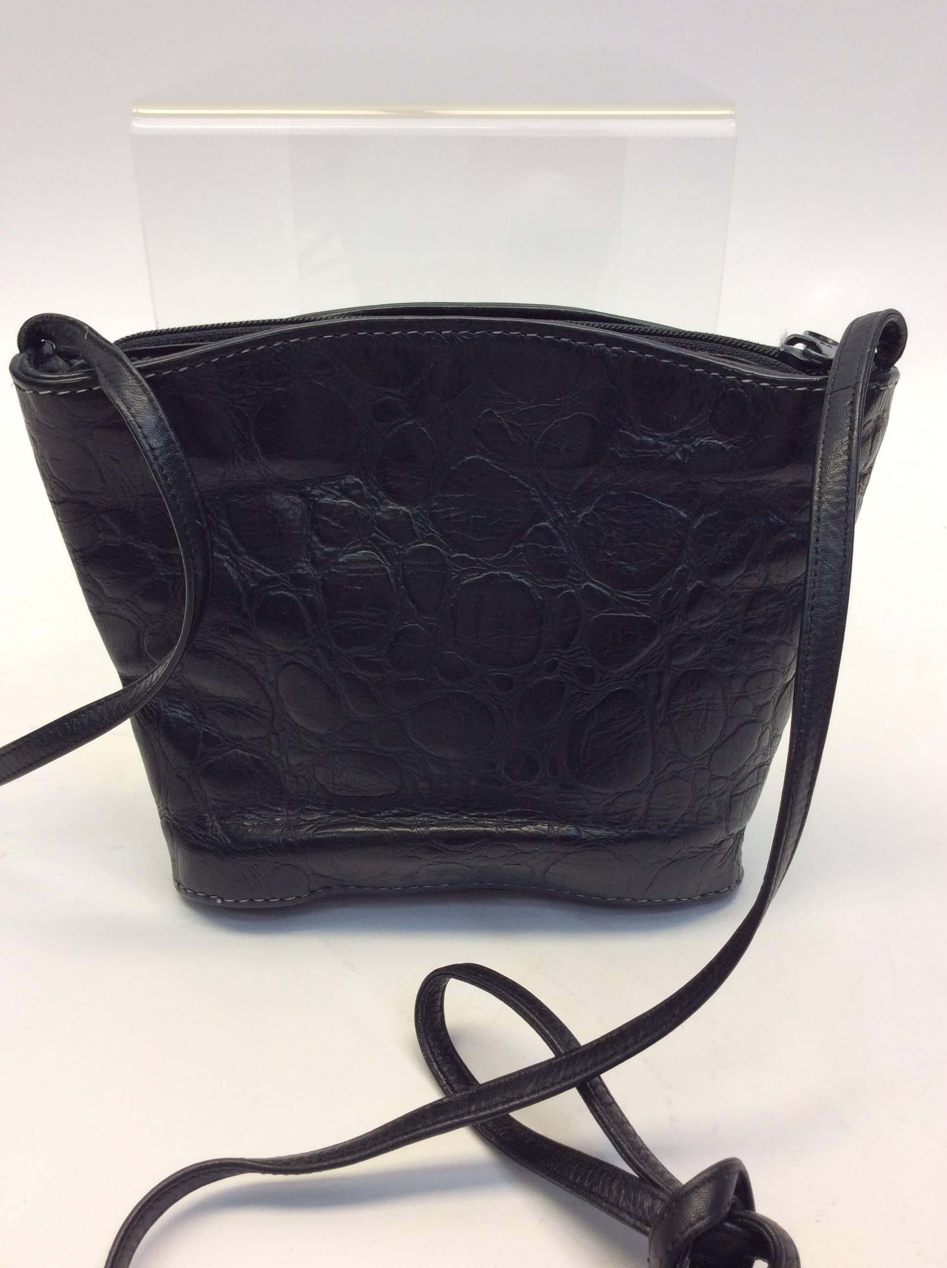 Carlos Falchi Vintage Black Leather Crossbody In Fair Condition For Sale In Narberth, PA