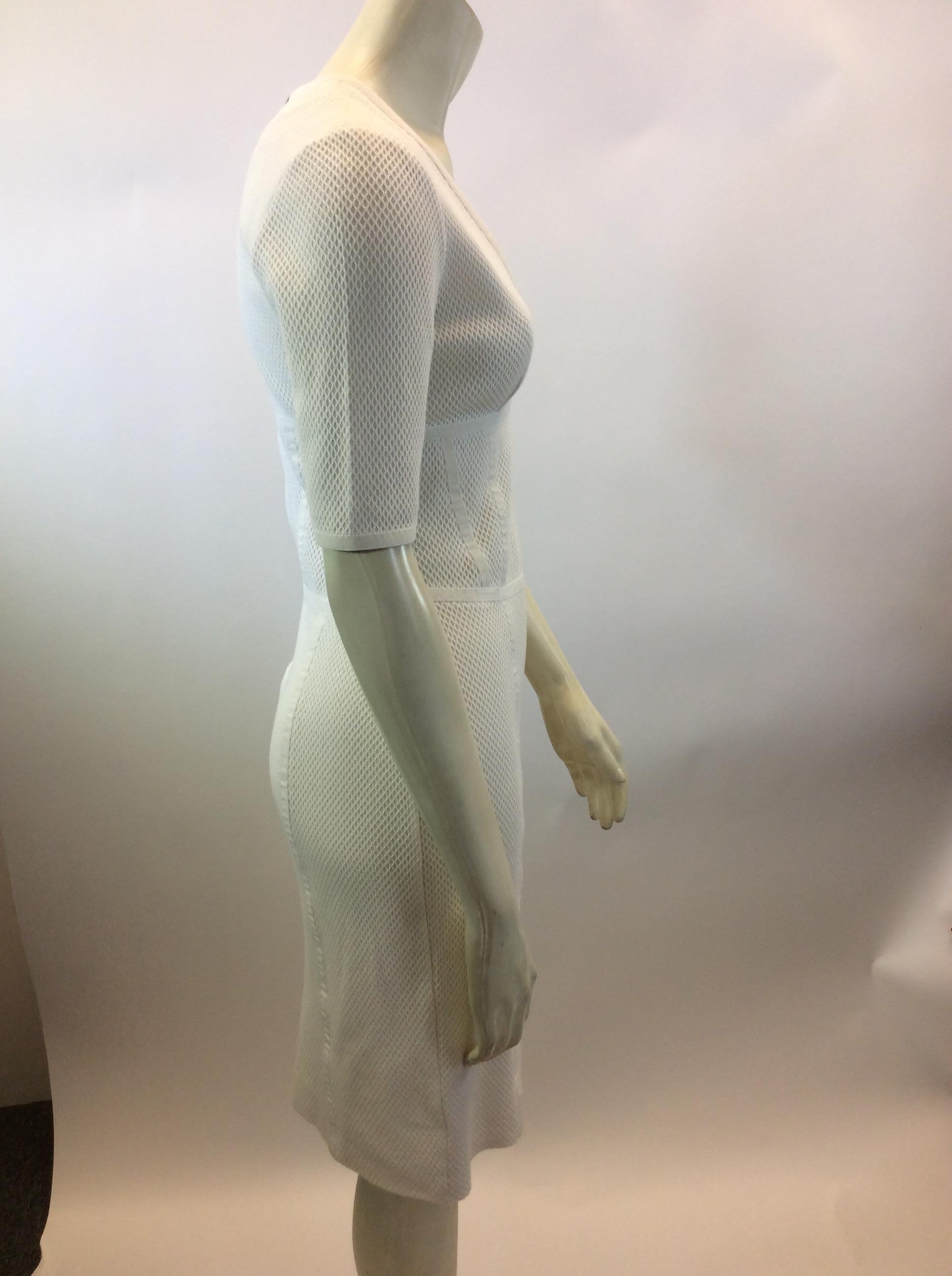 Burberry White Cotton Dress In Excellent Condition For Sale In Narberth, PA