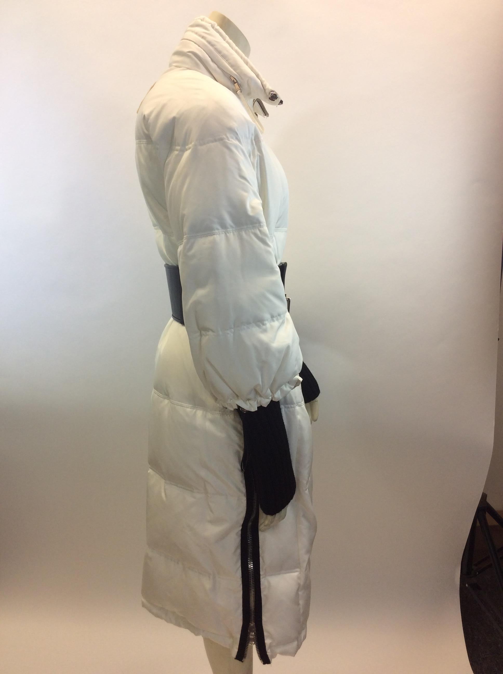 Kaufman Franco White Silk and Down Coat In Excellent Condition In Narberth, PA