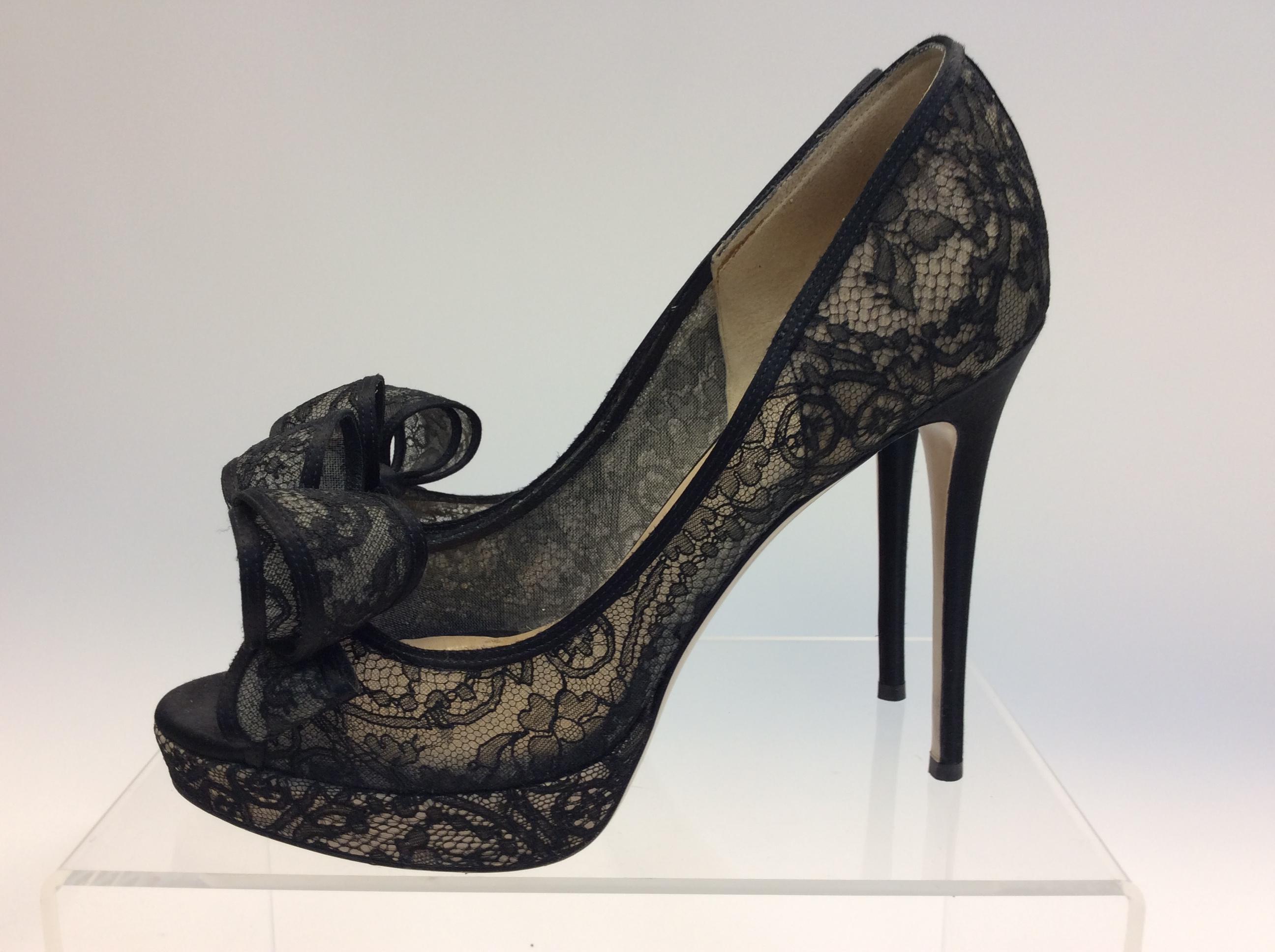 Valentino Black Lace Bow Heels
$499
Made in Italy
Size 39
5” heel
1” platform