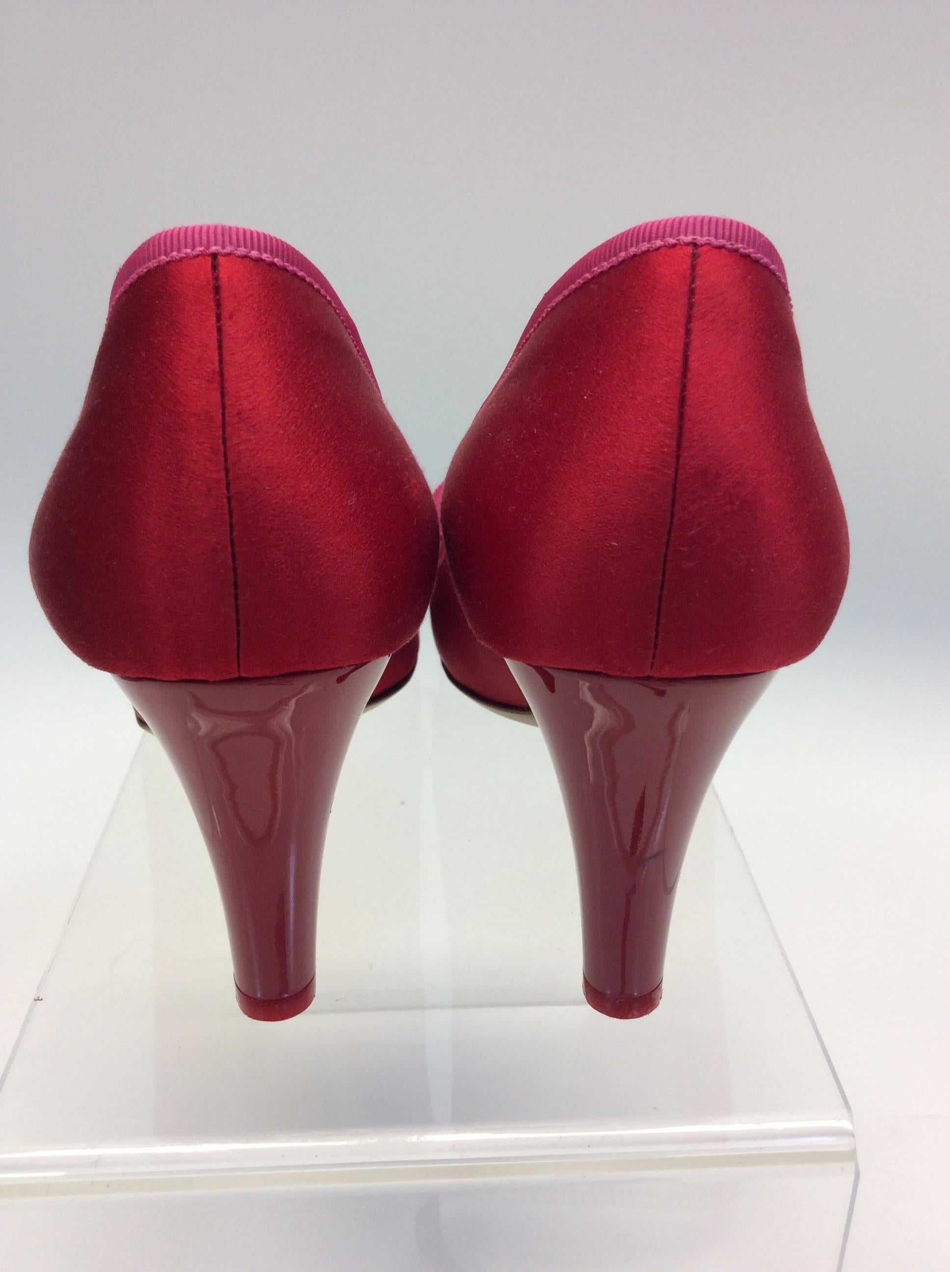 Women's Marc Jacobs Red and Pink Satin Bow Heels For Sale